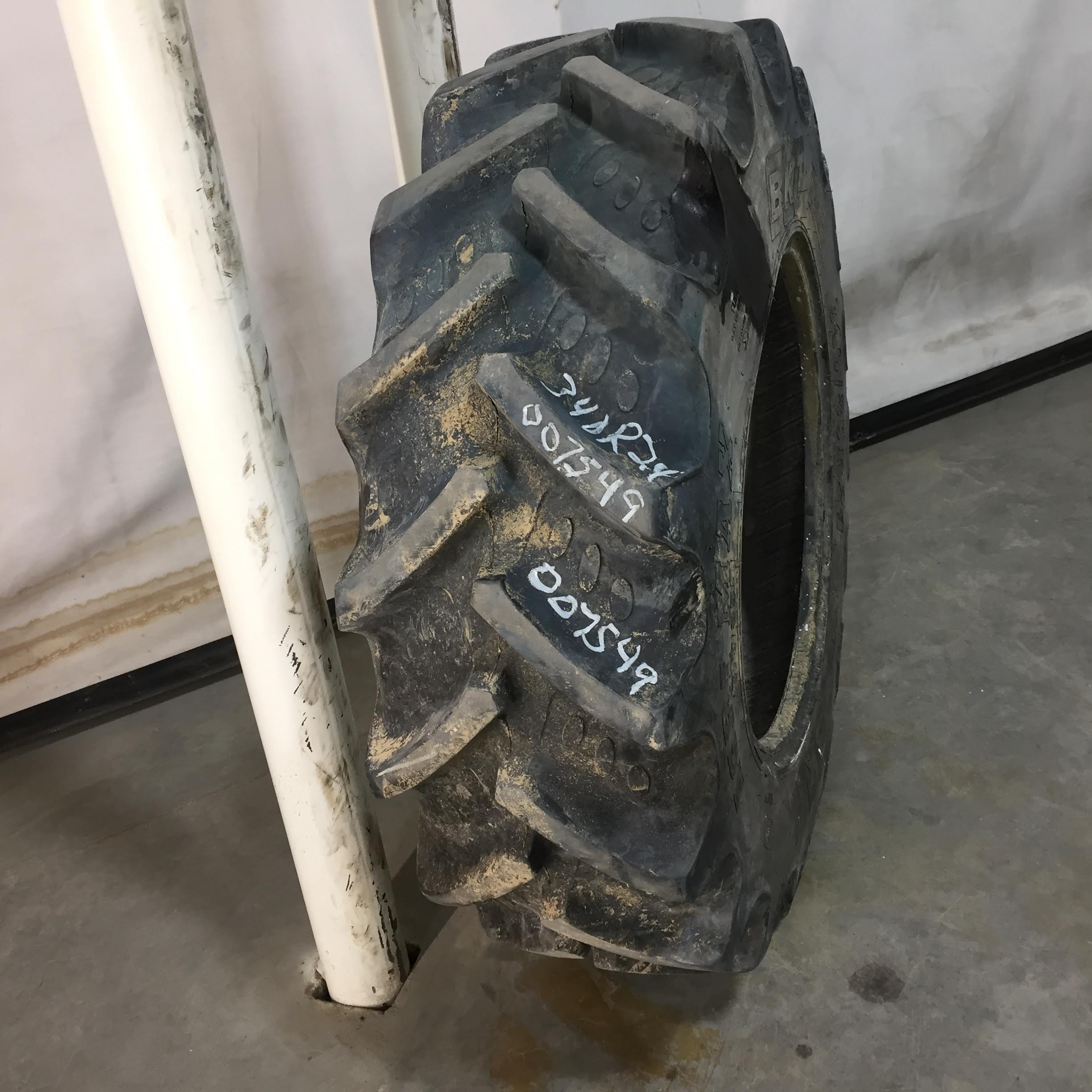 340/85R24 BKT Tires Agrimax RT 855 R-1W Tire 007549