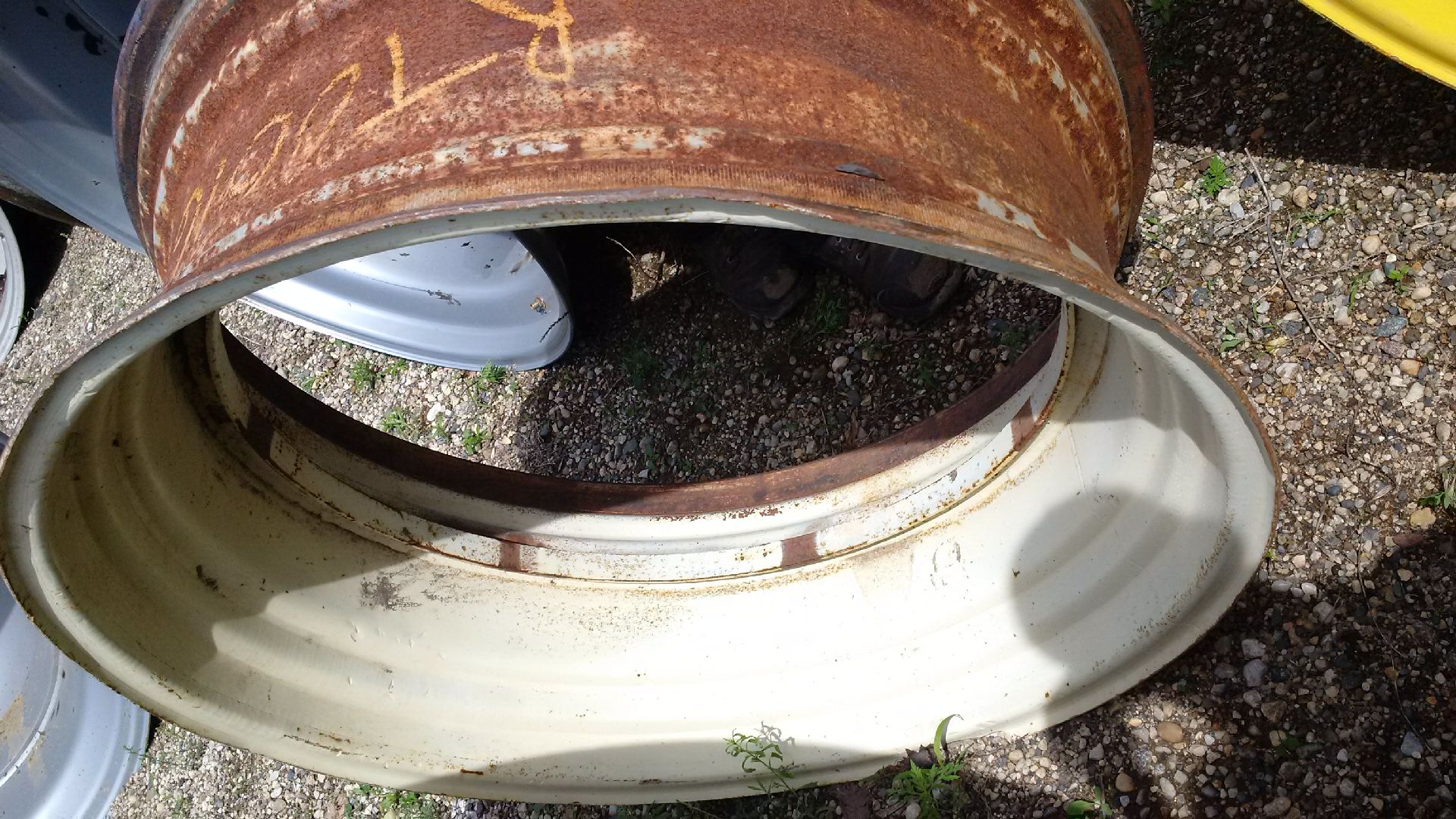 38''D x 16''W Band Dual "T" Rail Wheel WT001674-Z