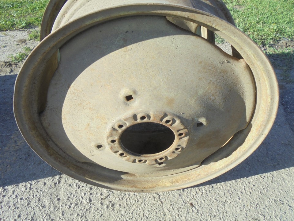 34''D x 15''W Stamped Plate Wheel S000844