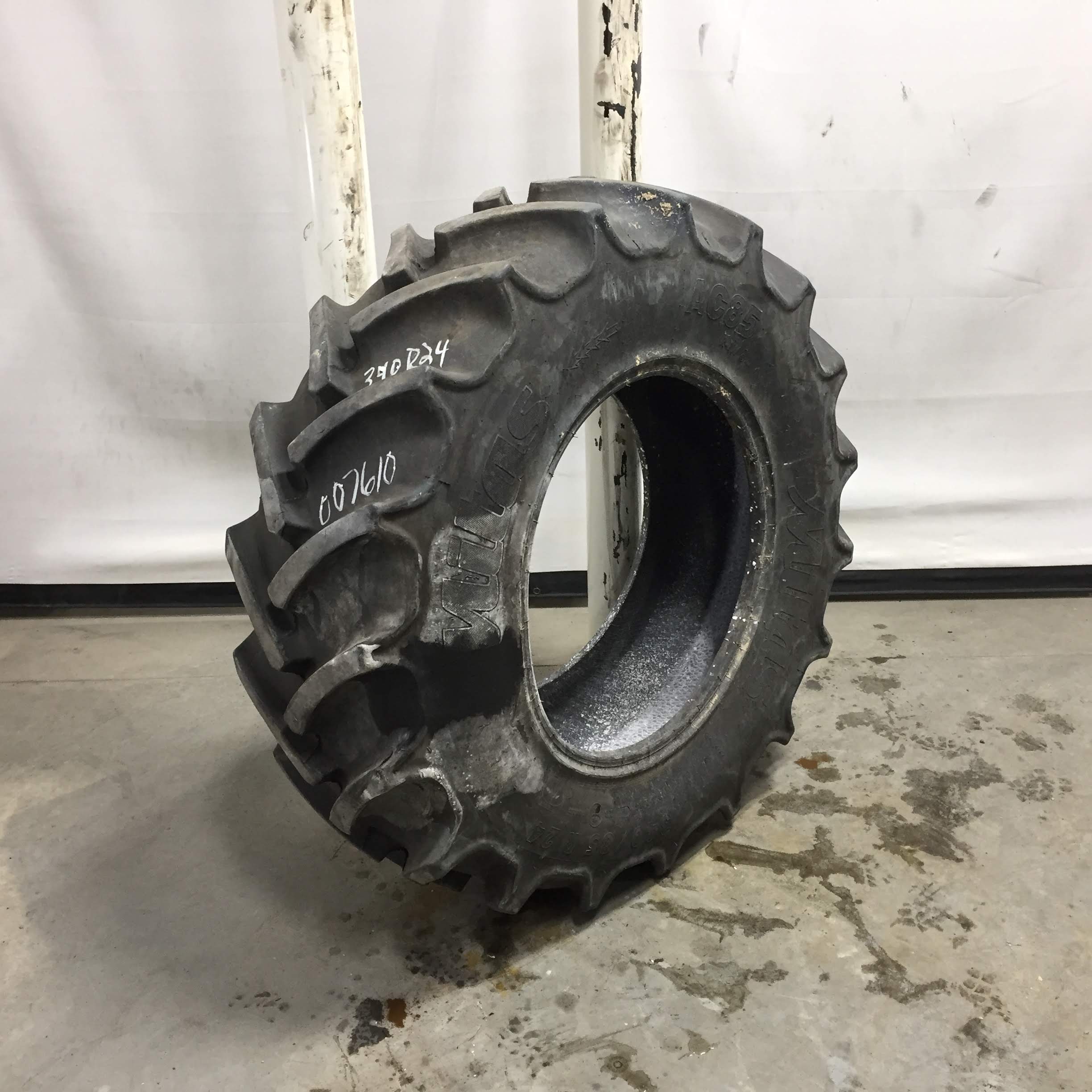 340/85R24 Mitas AC85 Radial R-1W Tire 007610