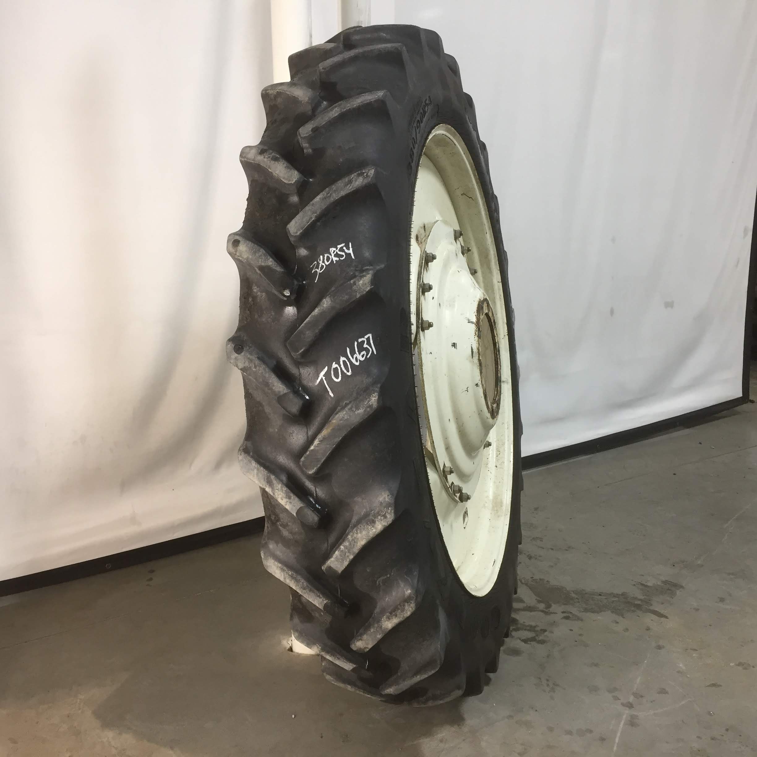 380/90R54 Goodyear Farm DT800 Super Traction R-1W Tire RT006637