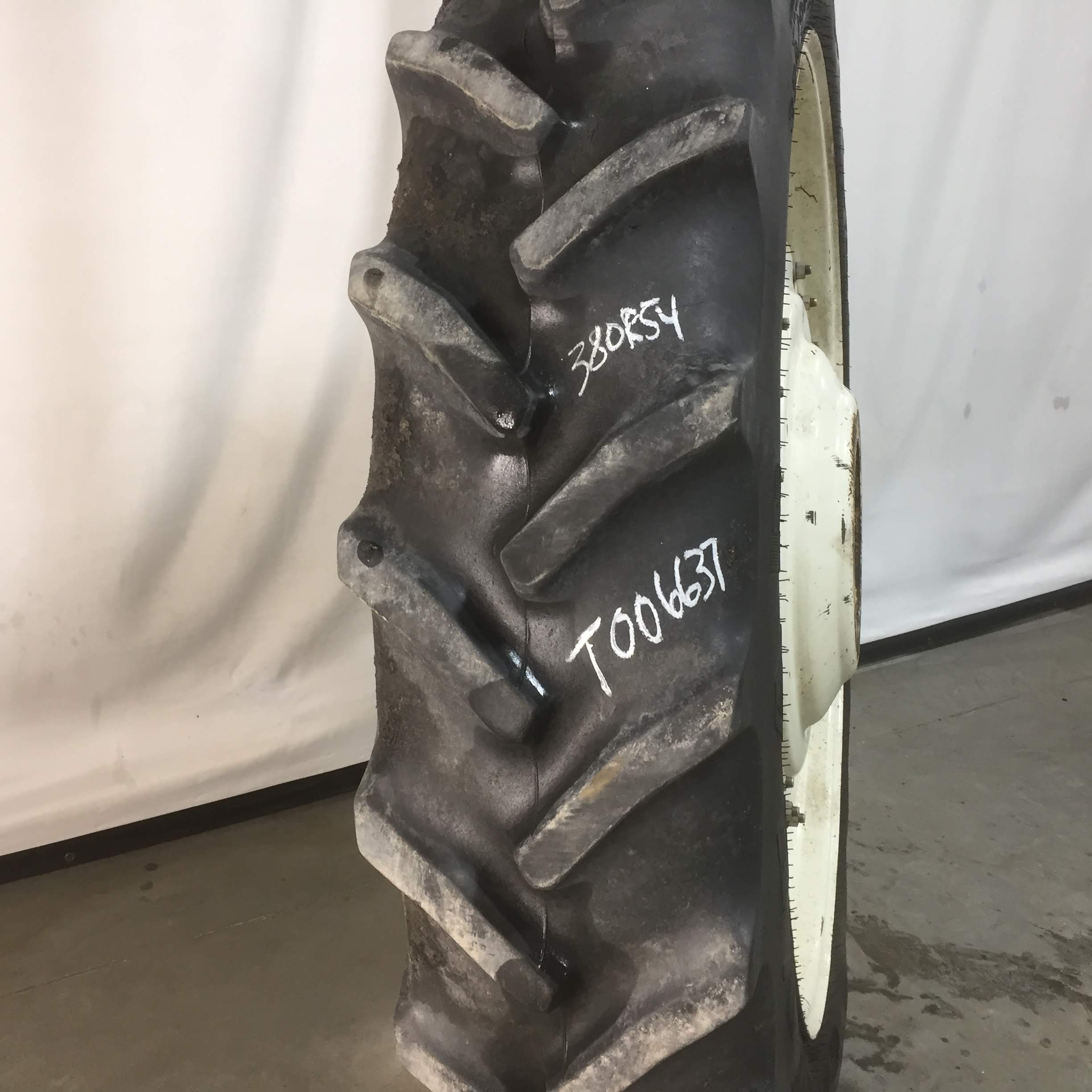 380/90R54 Goodyear Farm DT800 Super Traction R-1W Tire RT006637