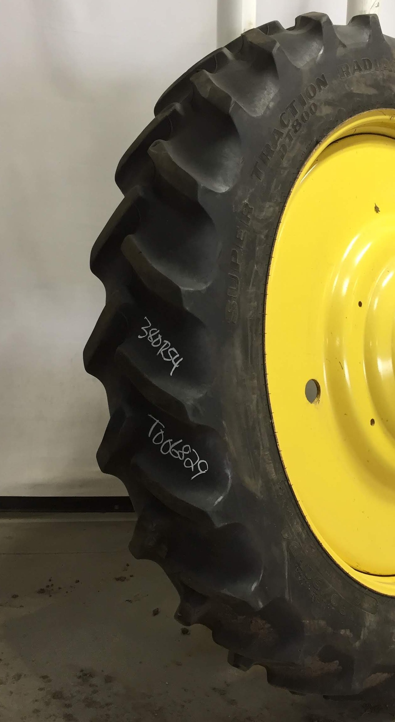 380/90R54 Goodyear Farm DT800 Super Traction R-1W Tire RT006829