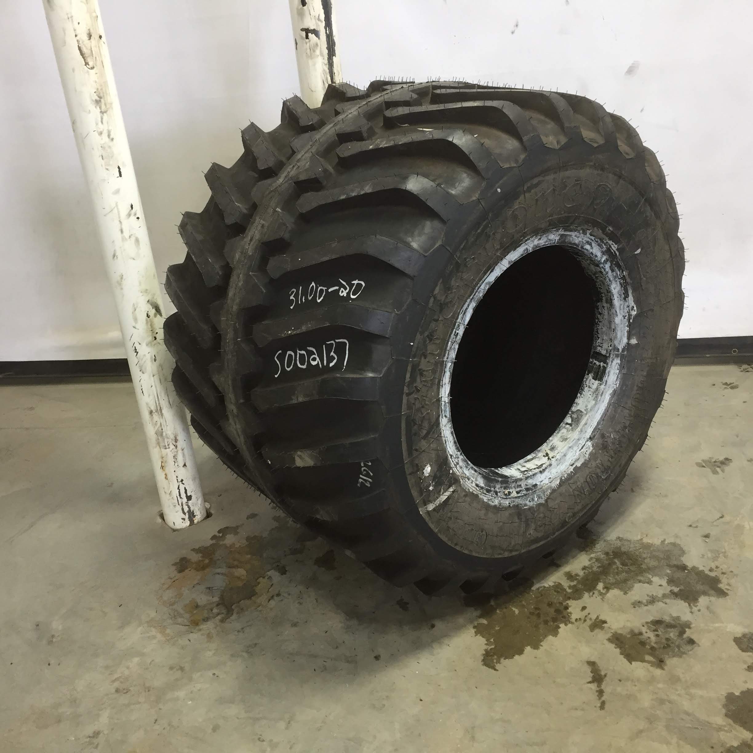 48/31.00-20 Firestone Flotation 23 (Center Rib) HF-2 Tire S002137