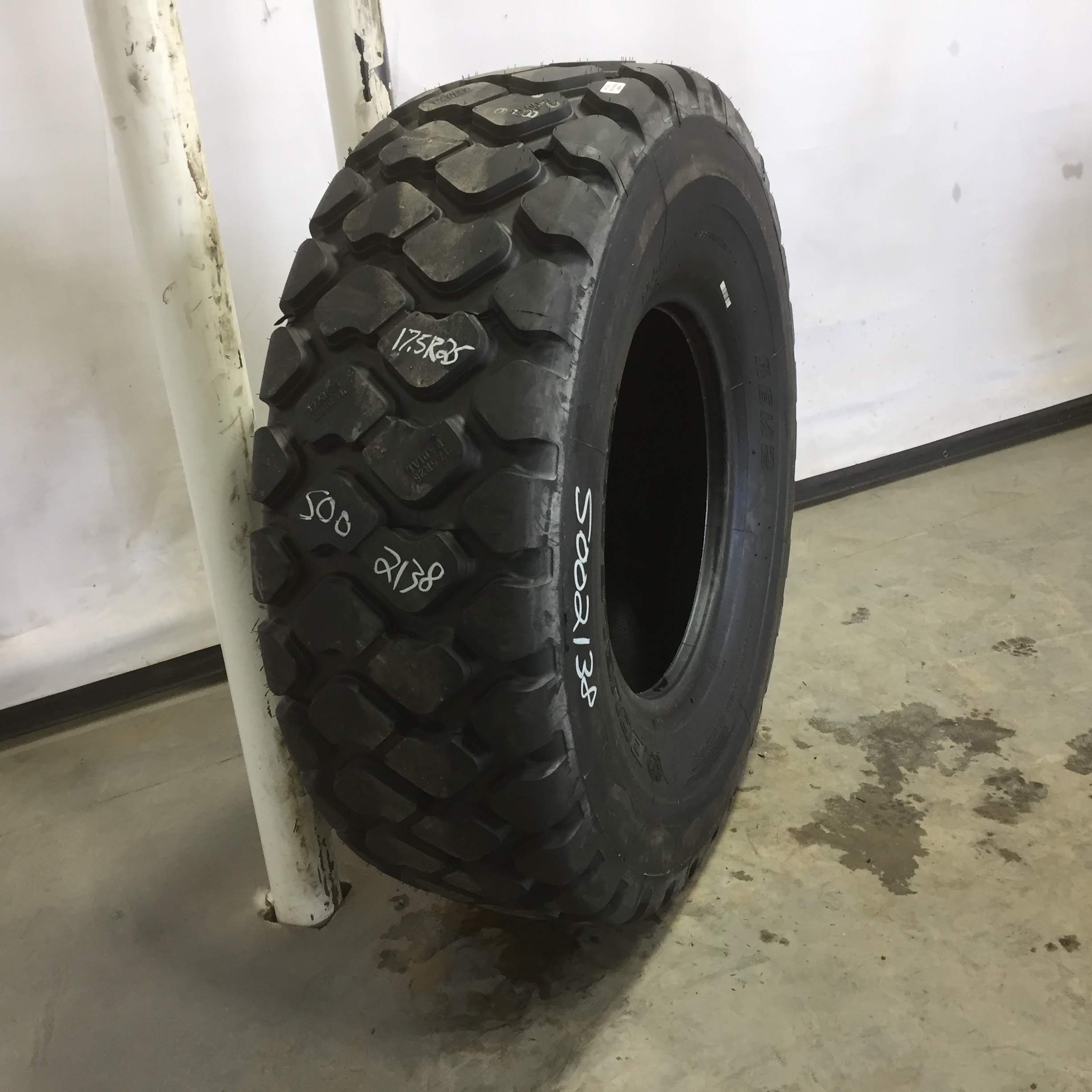 17.5/R25 Double Coin Rem 2 E-3/L-3 Tire S002138