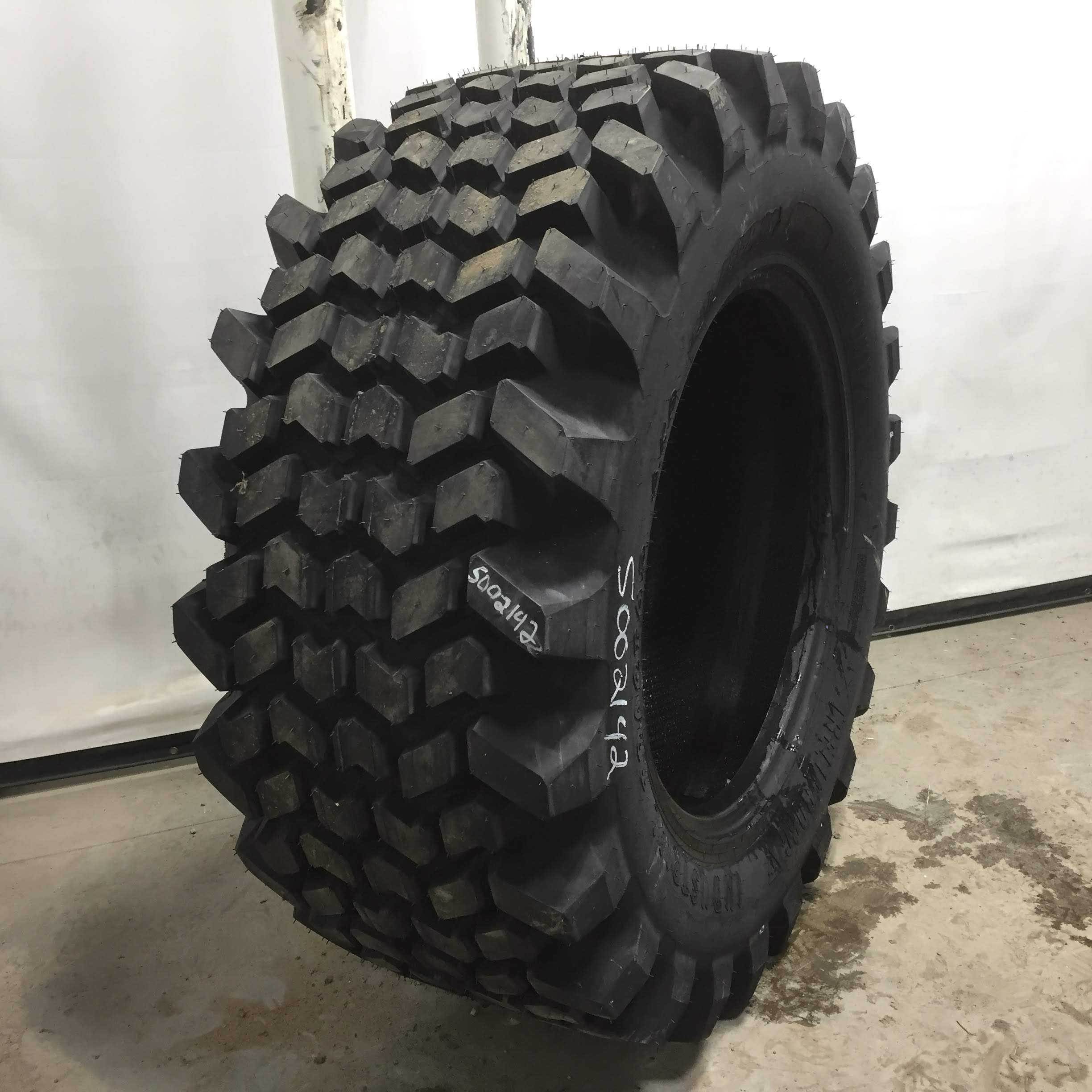 620/60B34 Trelleborg T459 HD R-14 Tire S002142