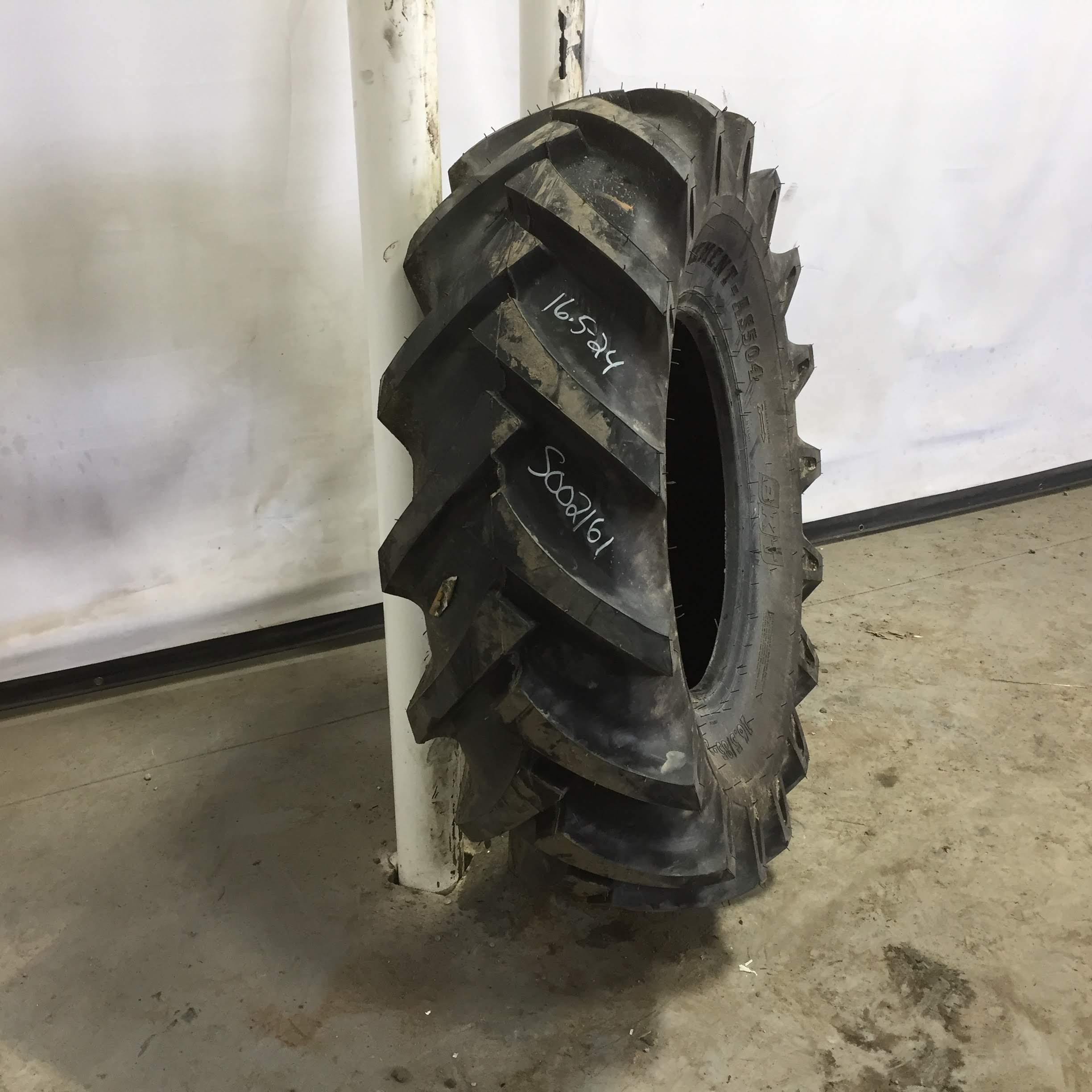 16.5/85-24 BKT Tires AS 504 Traction Implement R-4 Tire S002161