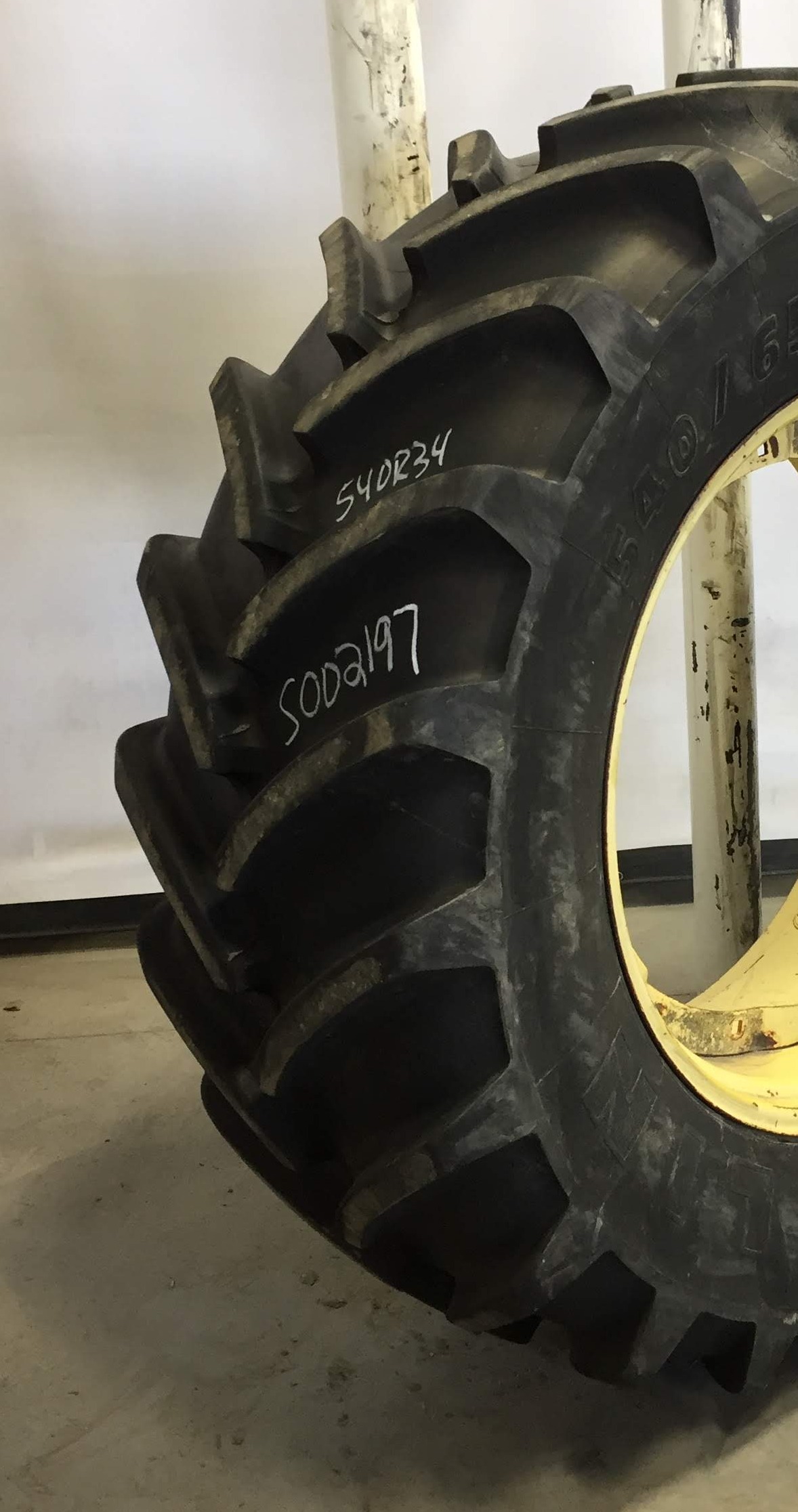 540/65R34 Michelin Multibib(XM108) R-1W Tire T007608/09