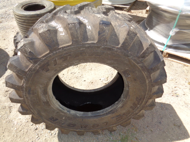 15/-19.5 Titan Farm Trac Loader SS R-4 Tire S000987