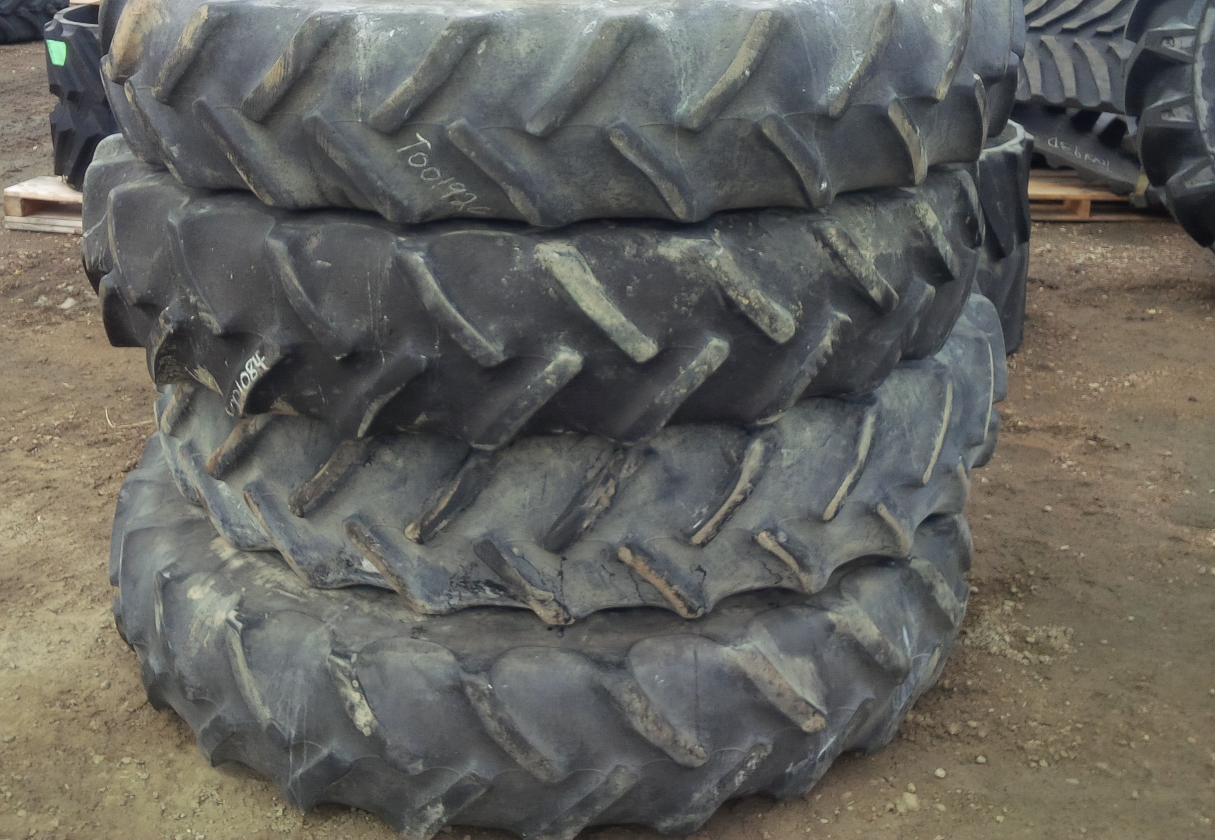 380/90R50 Goodyear Farm DT800 Optitrac R-1W Tire RT001926-Z