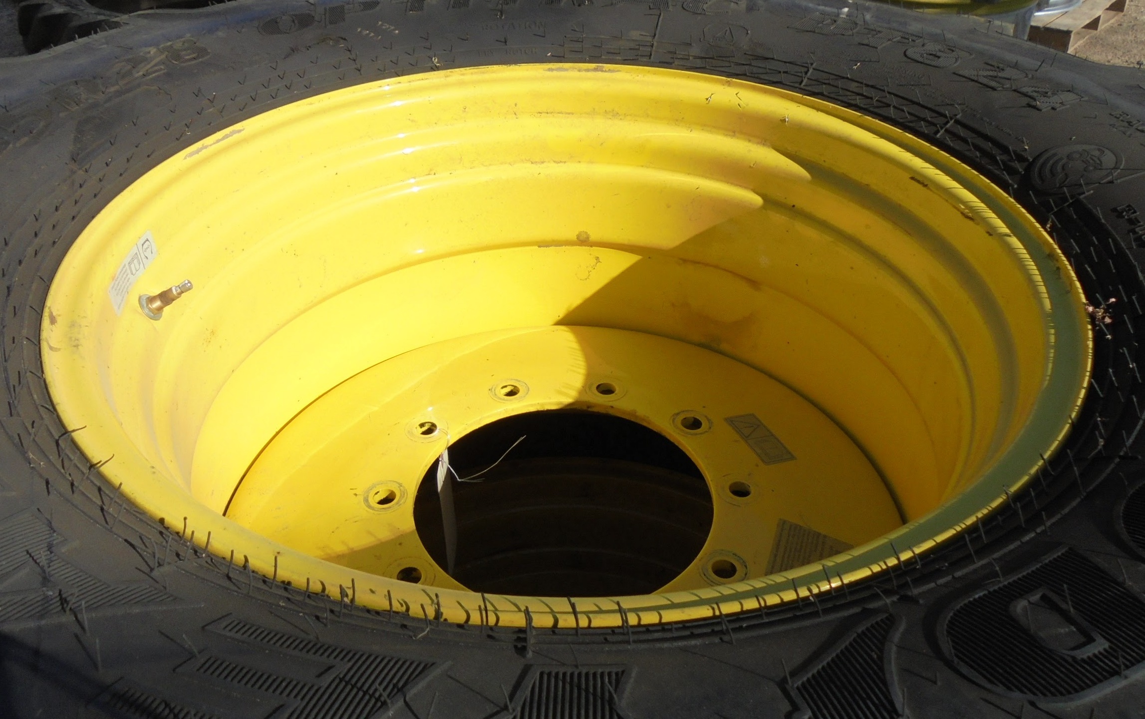 28''D x 18''W Formed Plate Wheel WT003459-Z