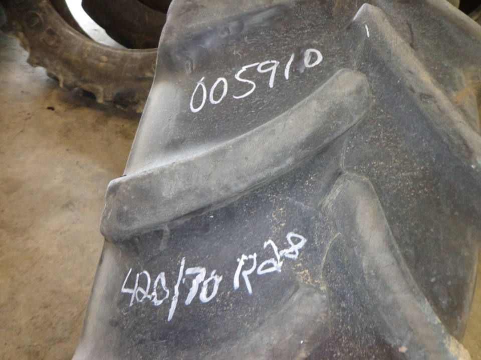 420/70R28 Goodyear Farm DT812 Optitrac R-1W Tire 005910-Z