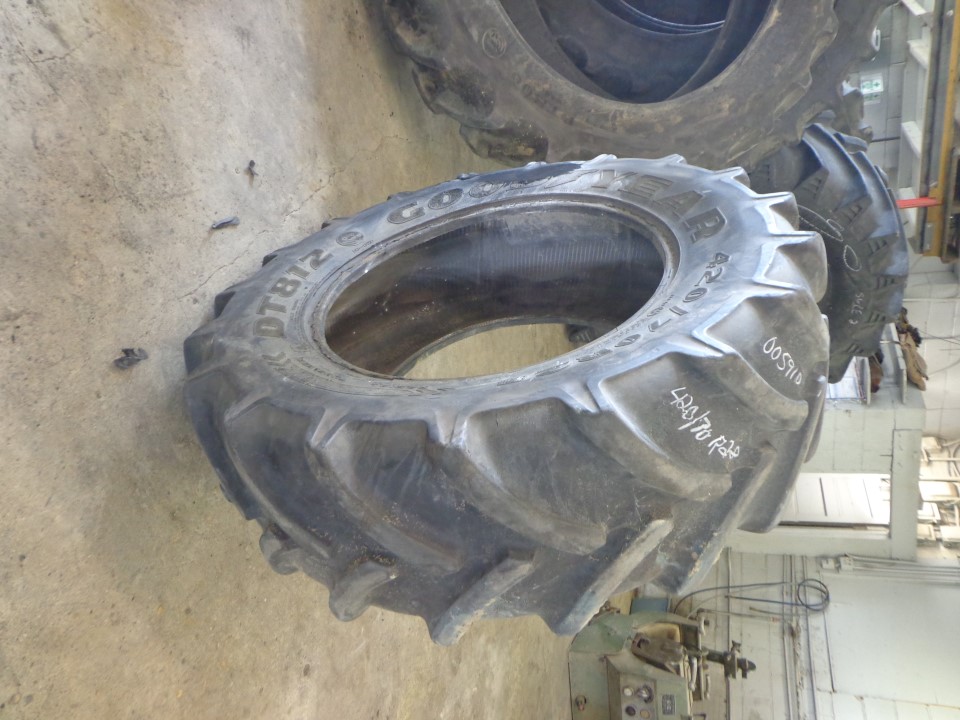 420/70R28 Goodyear Farm DT812 Optitrac R-1W Tire 005910-Z