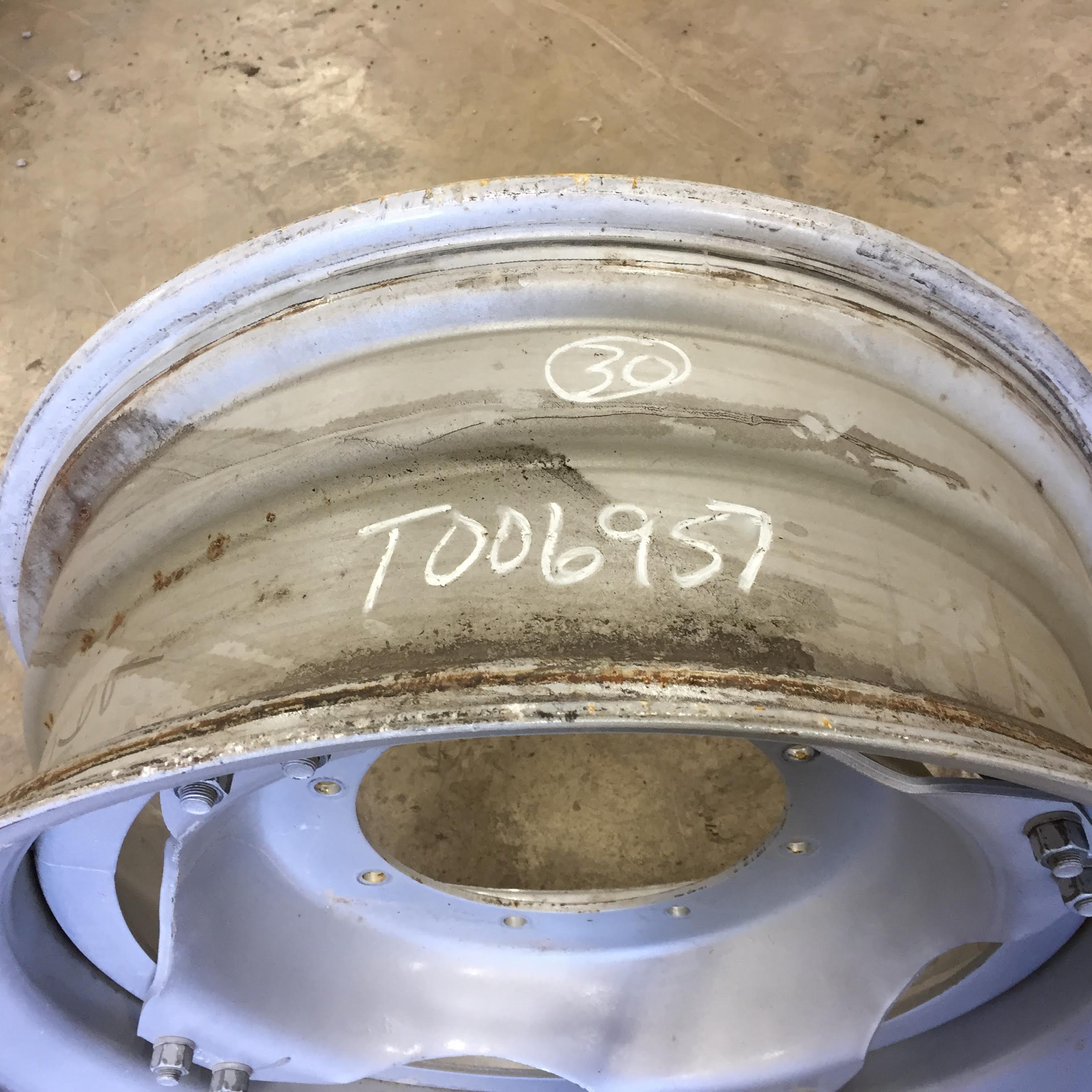 30''D x 12''W Stub Disc (groups of 2 bolts) Wheel T006957RIM