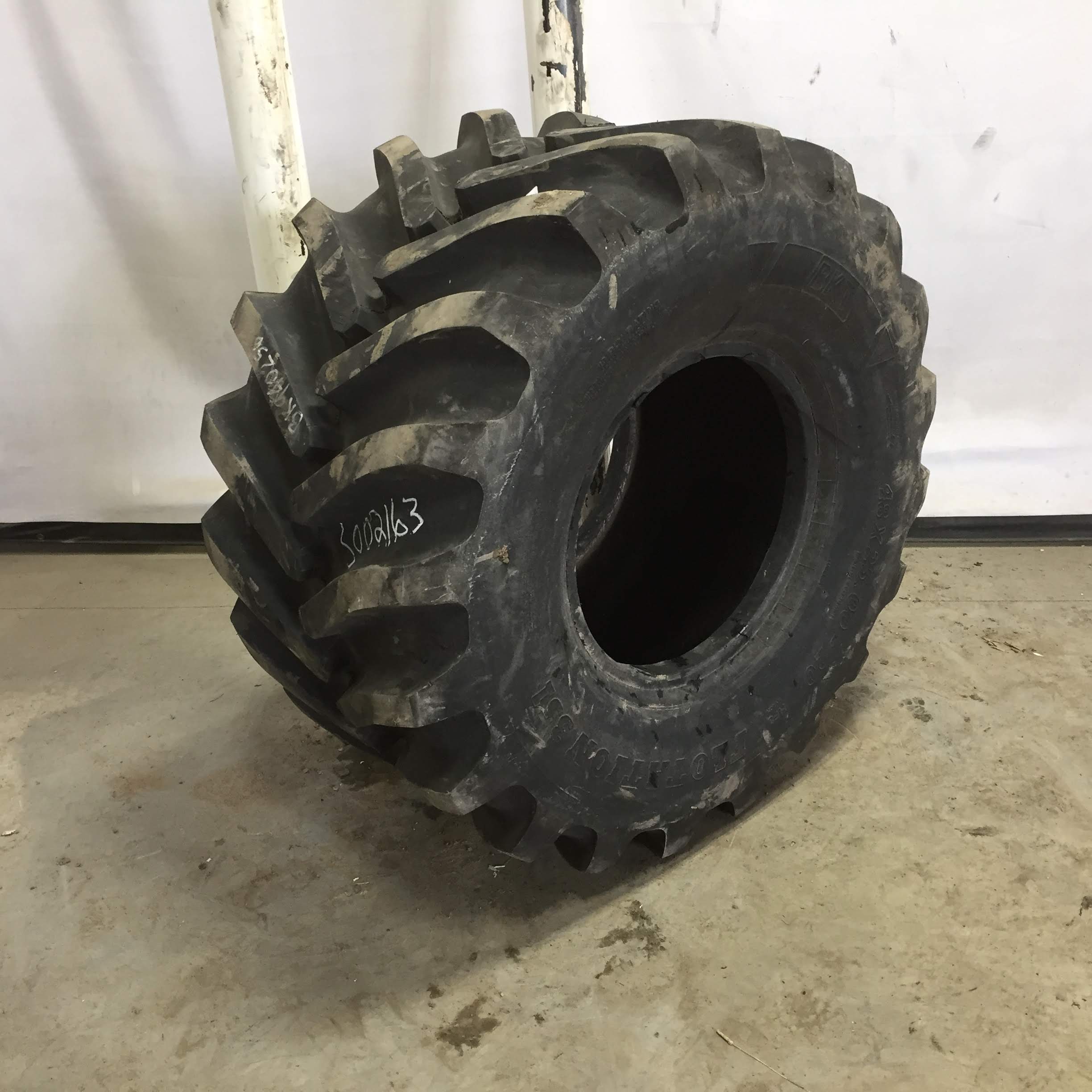 48/25.00-20 BKT Tires FL 351 High Flotation HF-3 Tire S002163