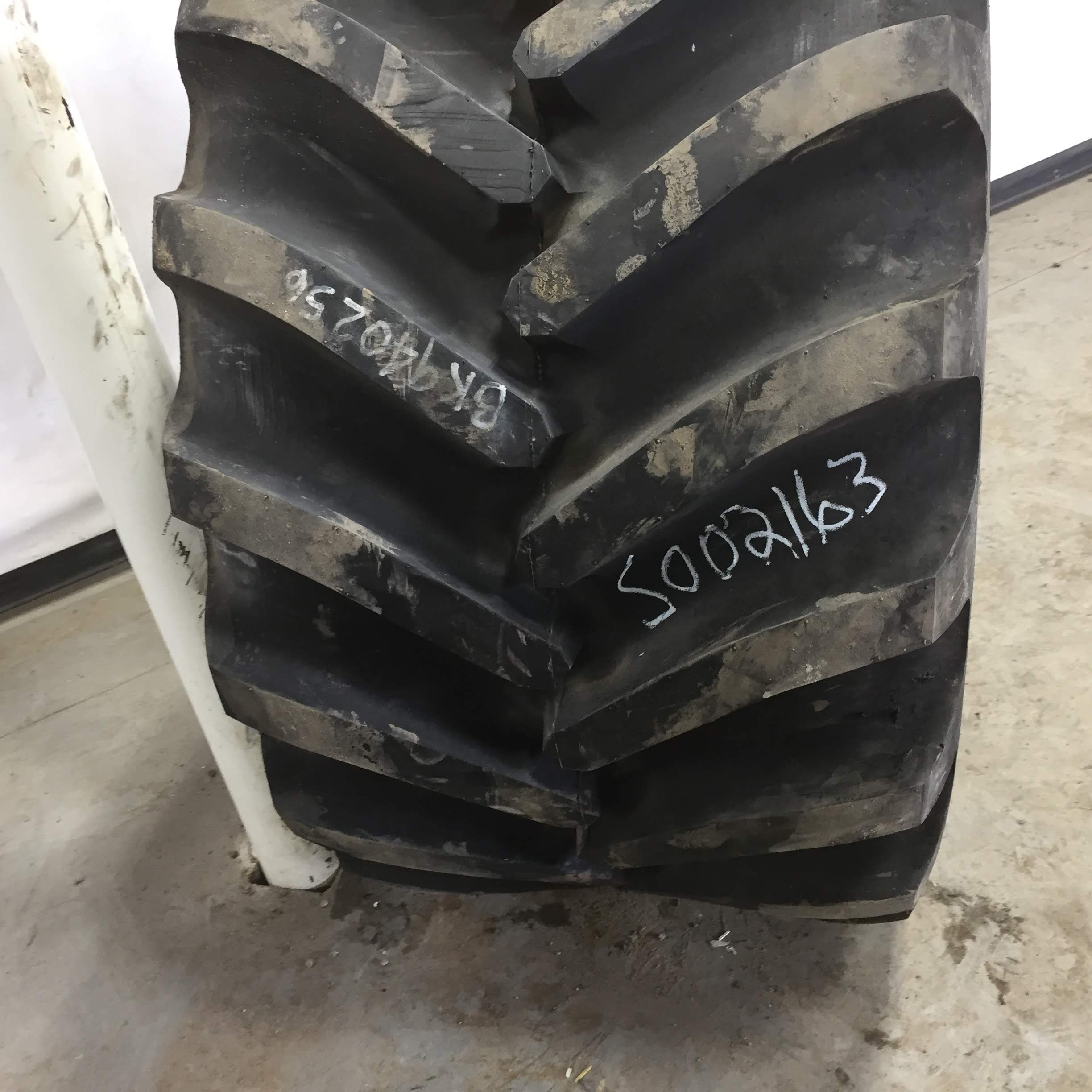 48/25.00-20 BKT Tires FL 351 High Flotation HF-3 Tire S002163