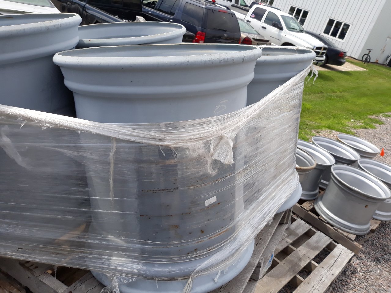 22.5''D x 24''W Hub Pilot Wheel W22-10300RP2