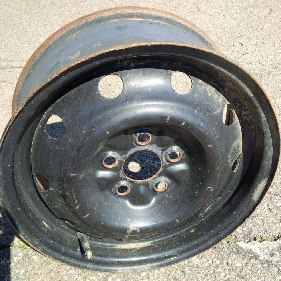 14''D x 5.5''W Stamped Plate Wheel W00037