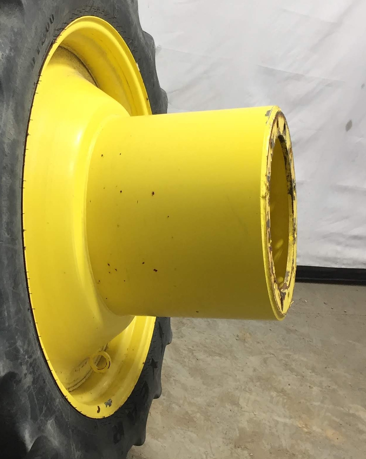 38''D x 10''W FWA Direct Bolt Dual Wheel WT007006