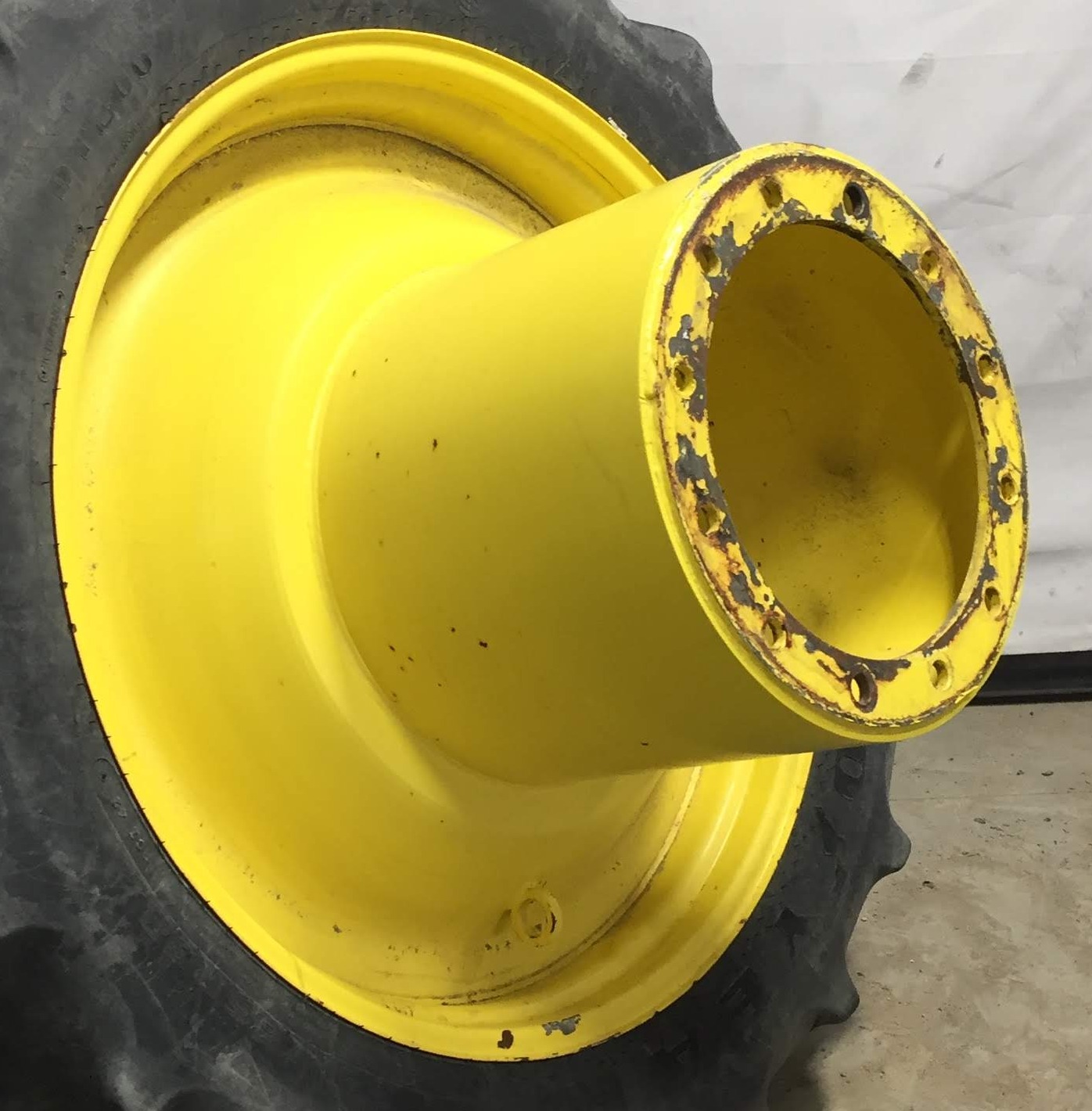 38''D x 10''W FWA Direct Bolt Dual Wheel WT007006