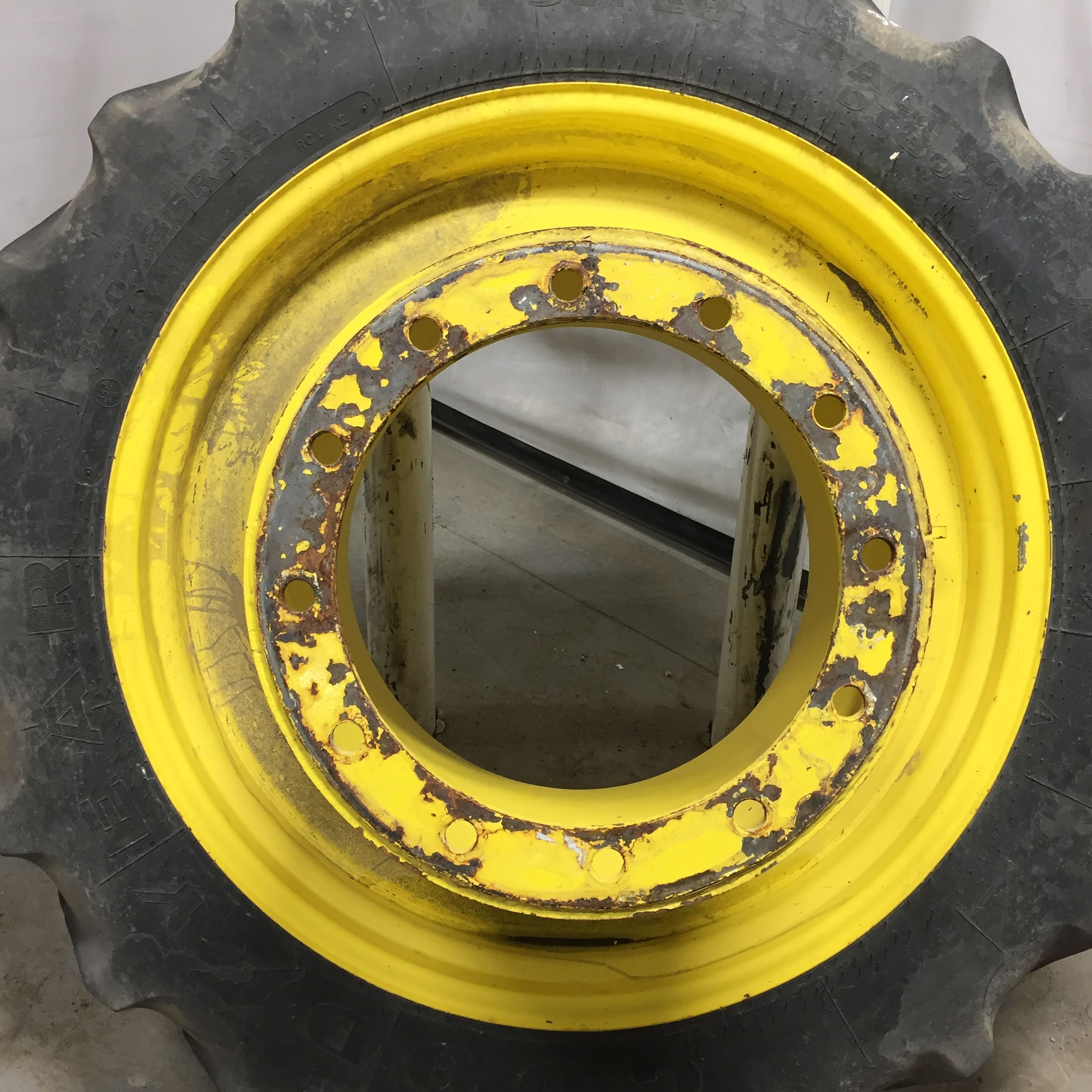 38''D x 10''W FWA Direct Bolt Dual Wheel WT007005