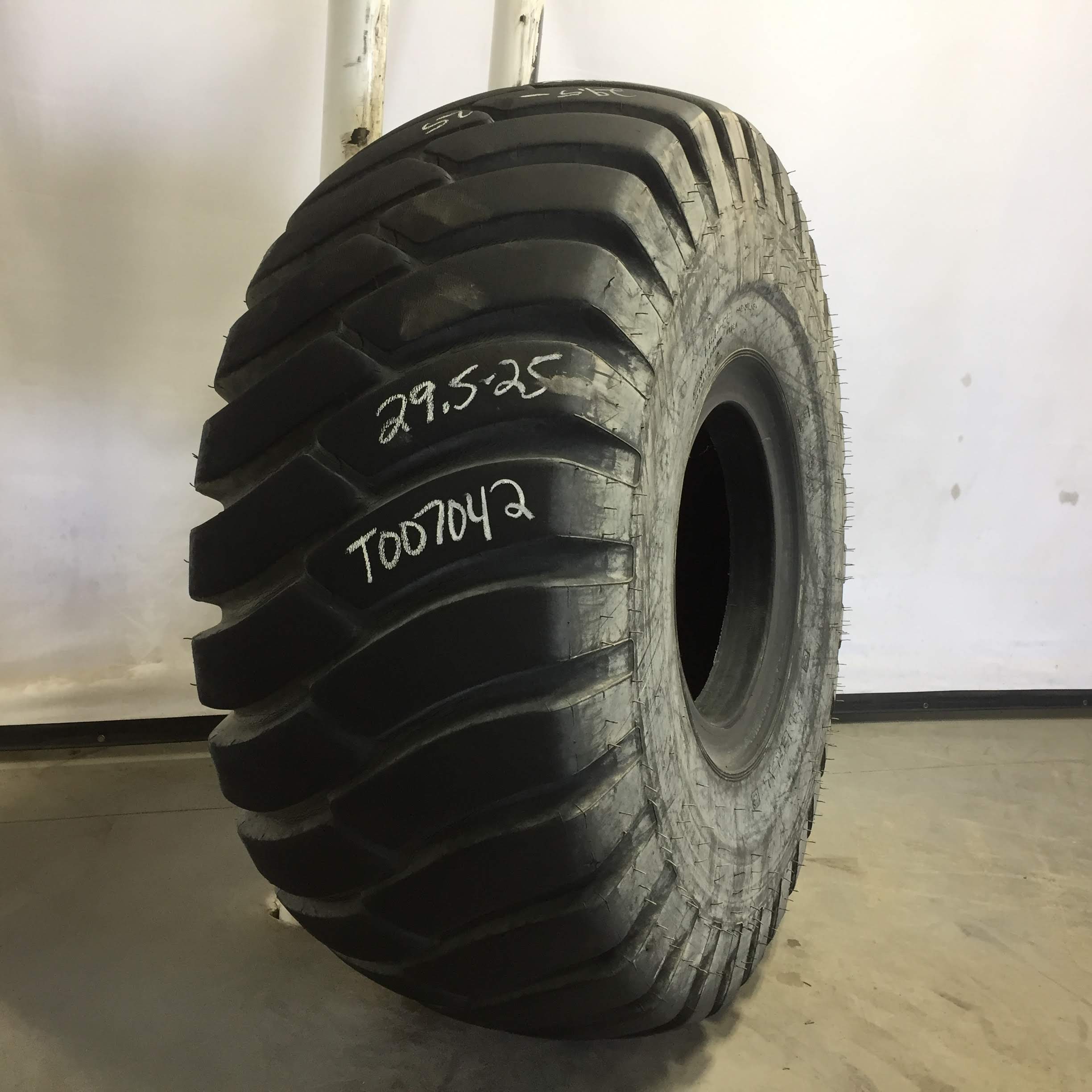 29.5/-25 General NDLCM E-3/L-3 Tire T007042