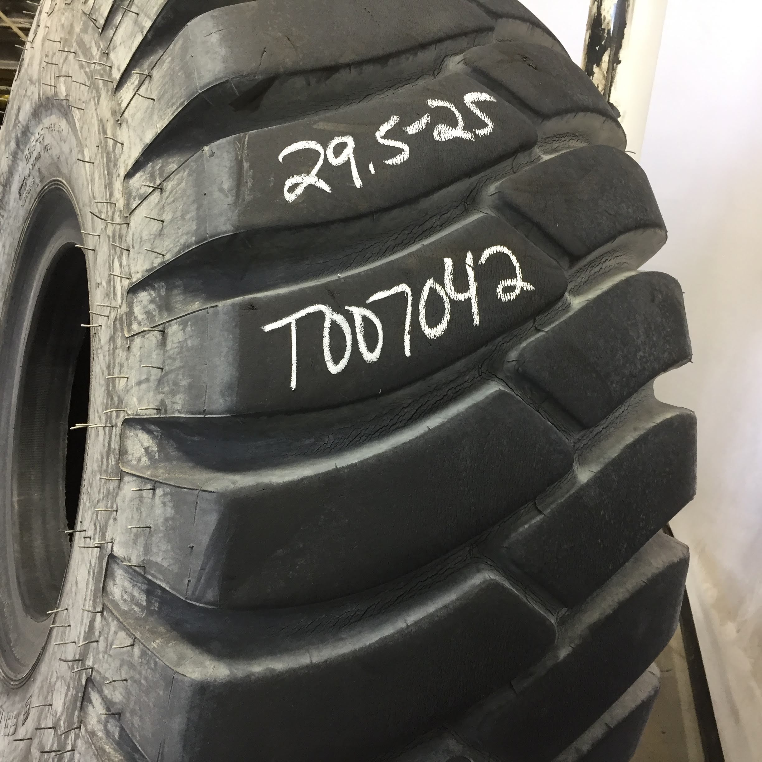 29.5/-25 General NDLCM E-3/L-3 Tire T007042