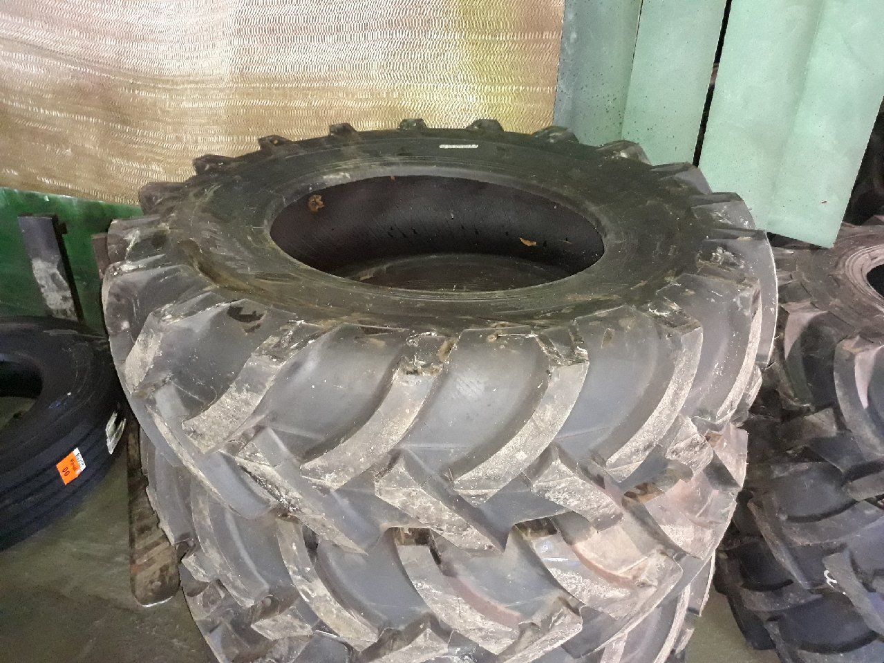 16.9/-34 Pro Max R-1 Tire PRO16.9-34