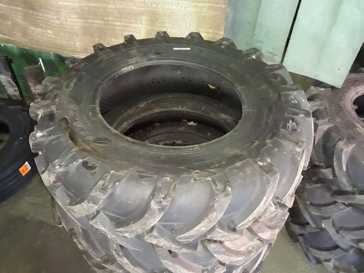 16.9/-34 Pro Max R-1 Tire PRO16.9-34