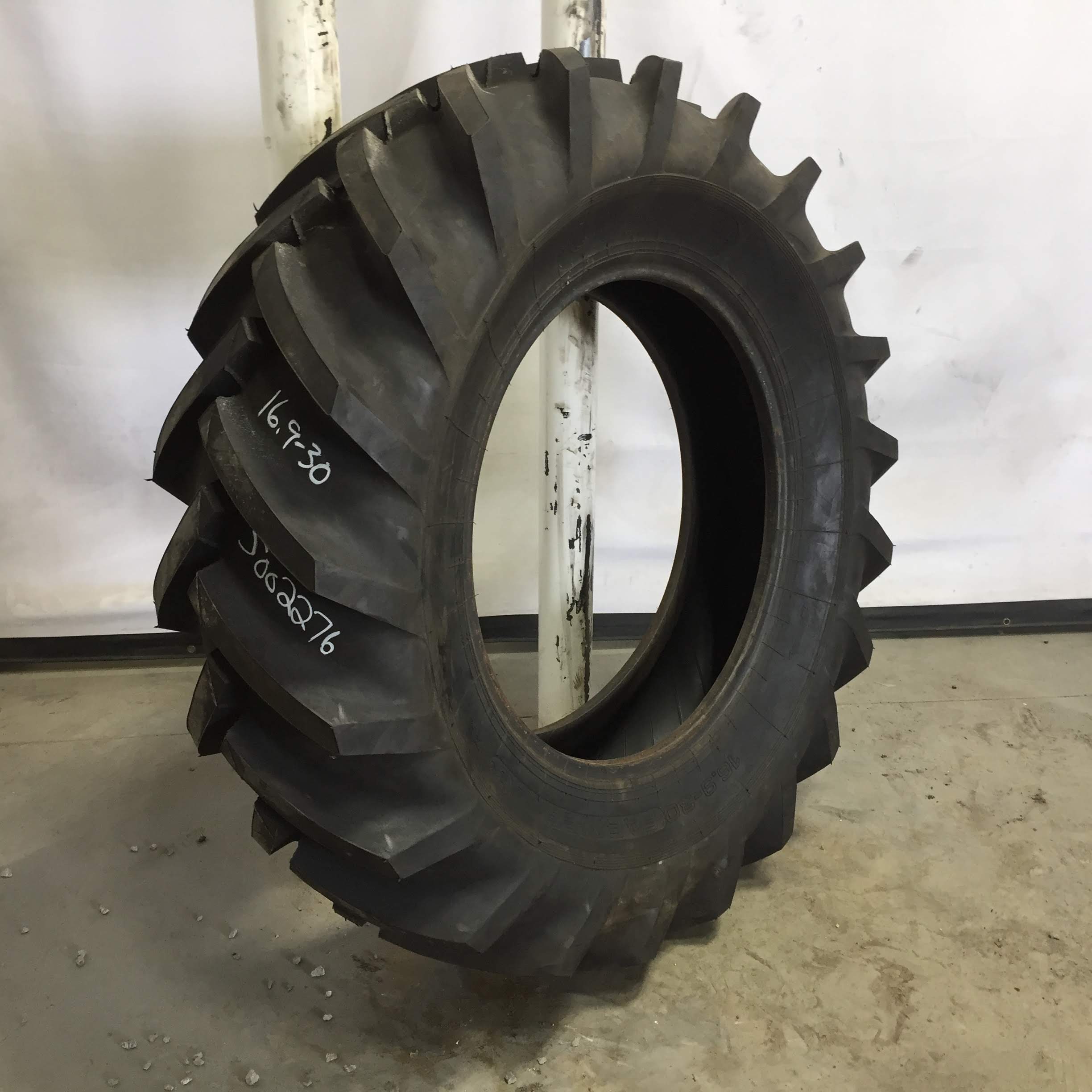 16.9/-30 Continental Farmer AC R-1 Tire S002276