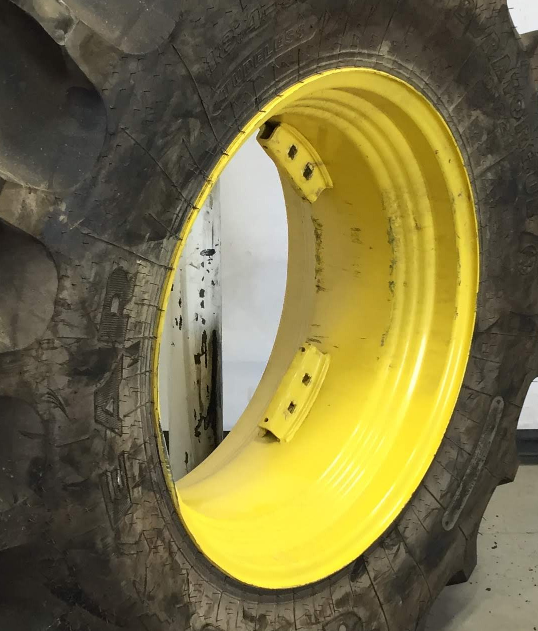 30''D x 15''W Rim with Clamp/U-Clamp (groups of 2 bolts) Wheel WS002287