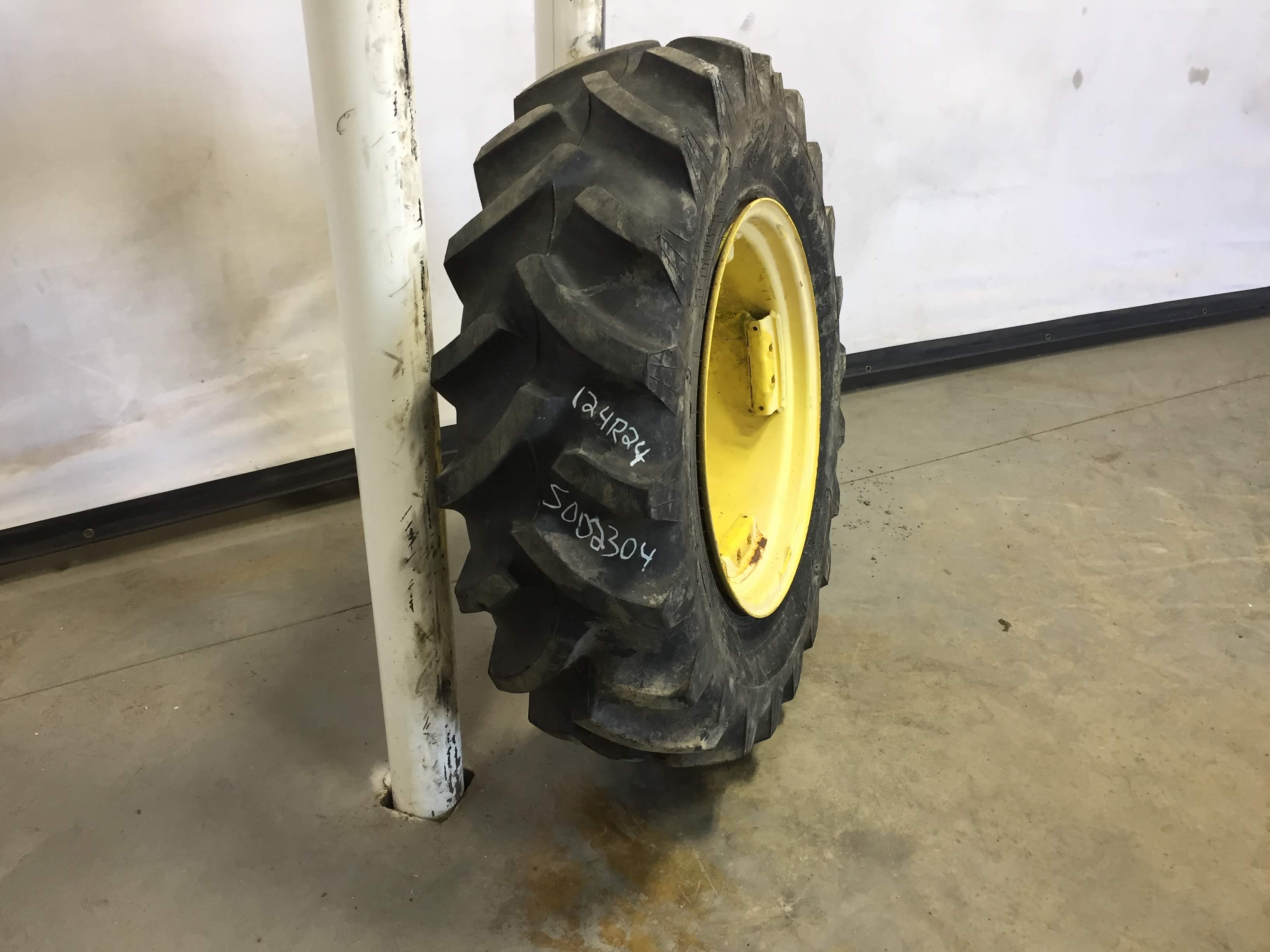 12.4/R24 Goodyear Farm Ultra Grip Radial R-1 Tire RS002304