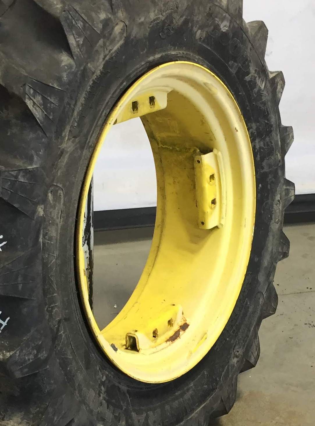 24''D x 10''W Rim with Clamp/U-Clamp (groups of 2 bolts) Wheel WS002304