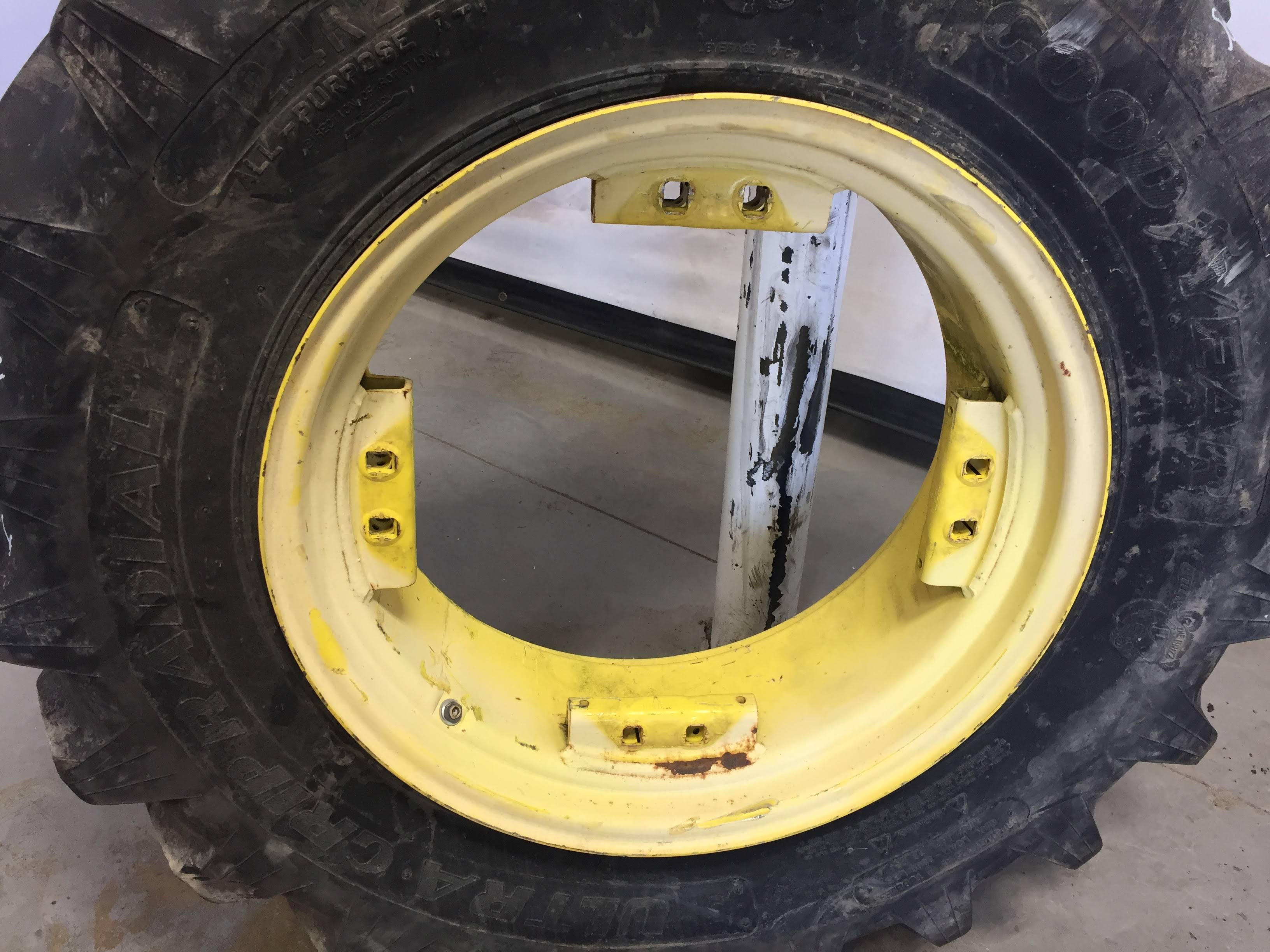 24''D x 10''W Rim with Clamp/U-Clamp (groups of 2 bolts) Wheel WS002304