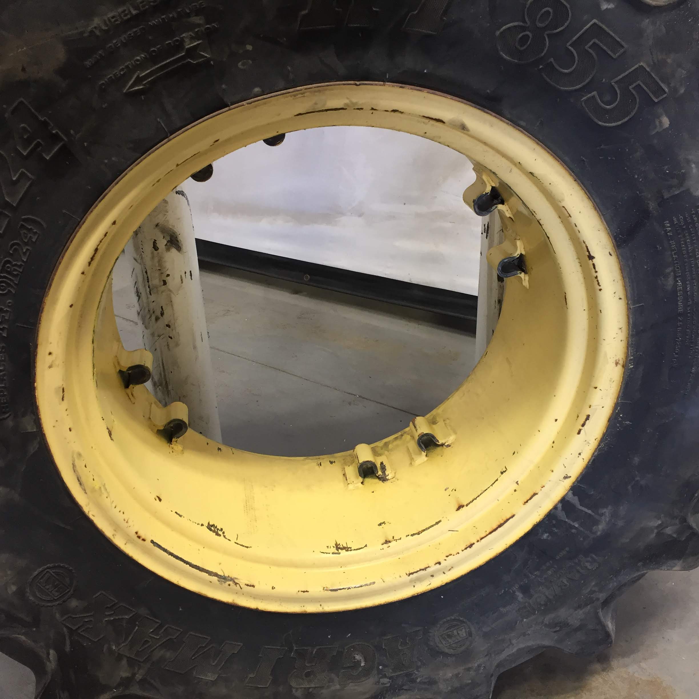 24''D x 12''W Rim with Clamp/Loop Style (groups of 2 bolts) Wheel WS002307