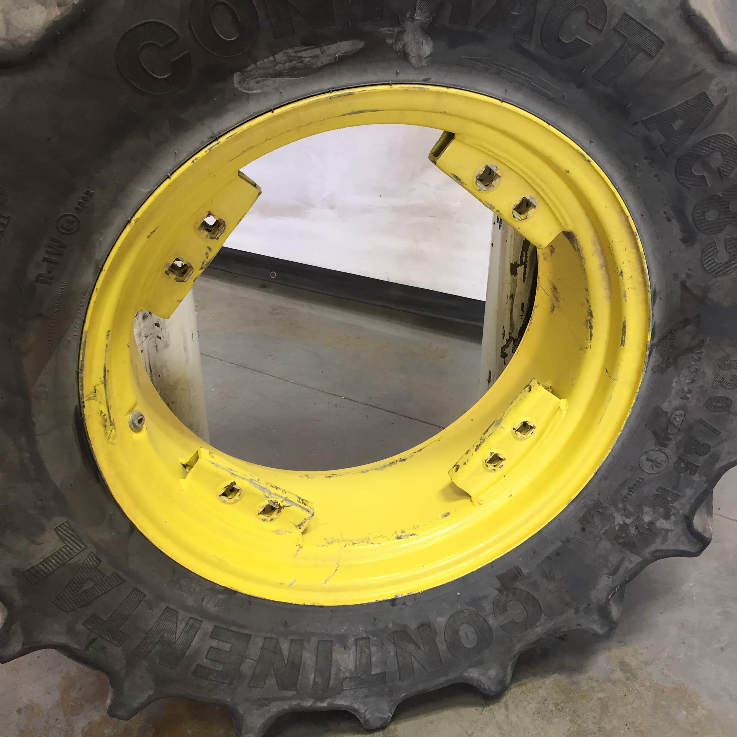 24''D x 10''W Rim with Clamp/U-Clamp (groups of 2 bolts) Wheel WS002311