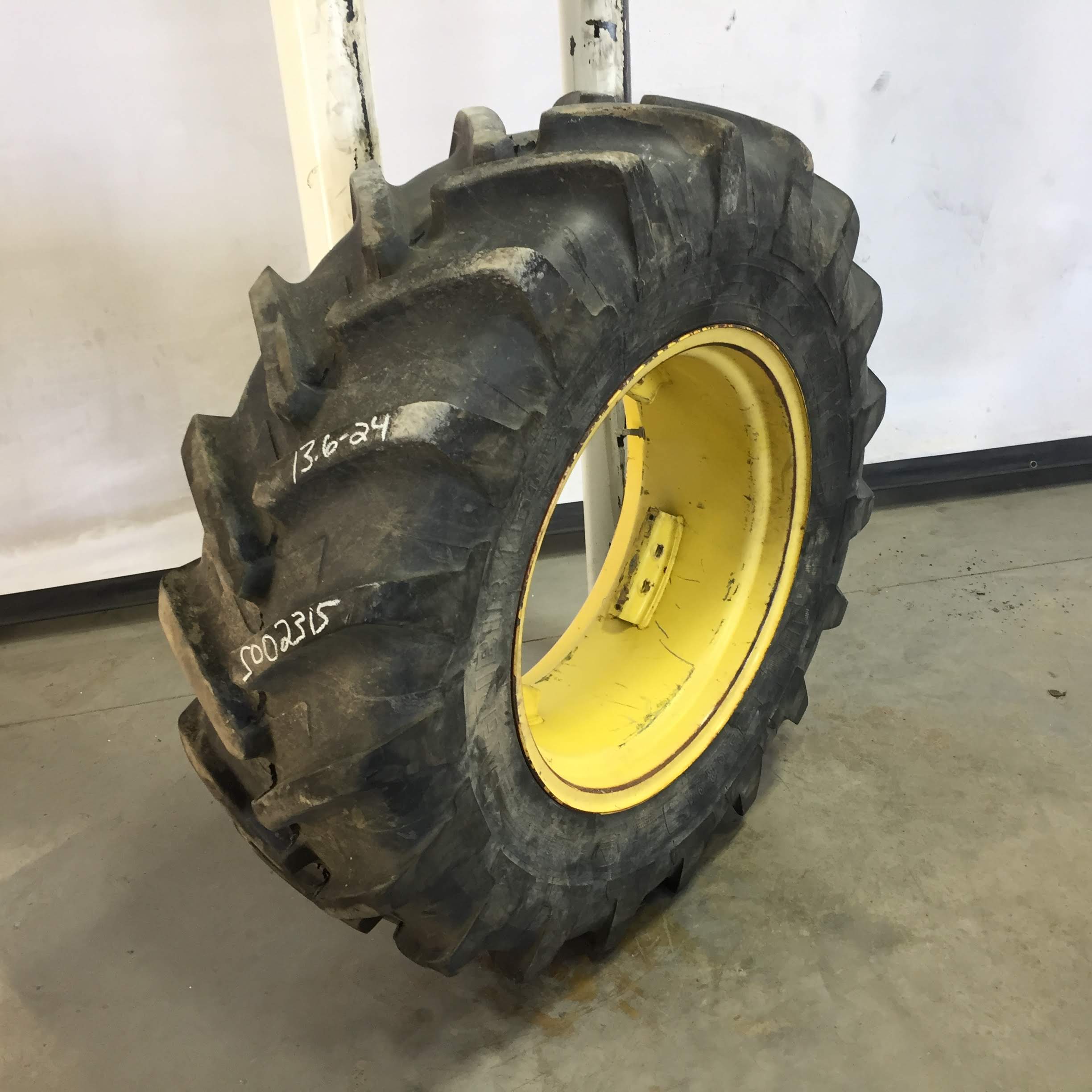 13.6/R24 Michelin AgriBib R-1W Tire RS002315