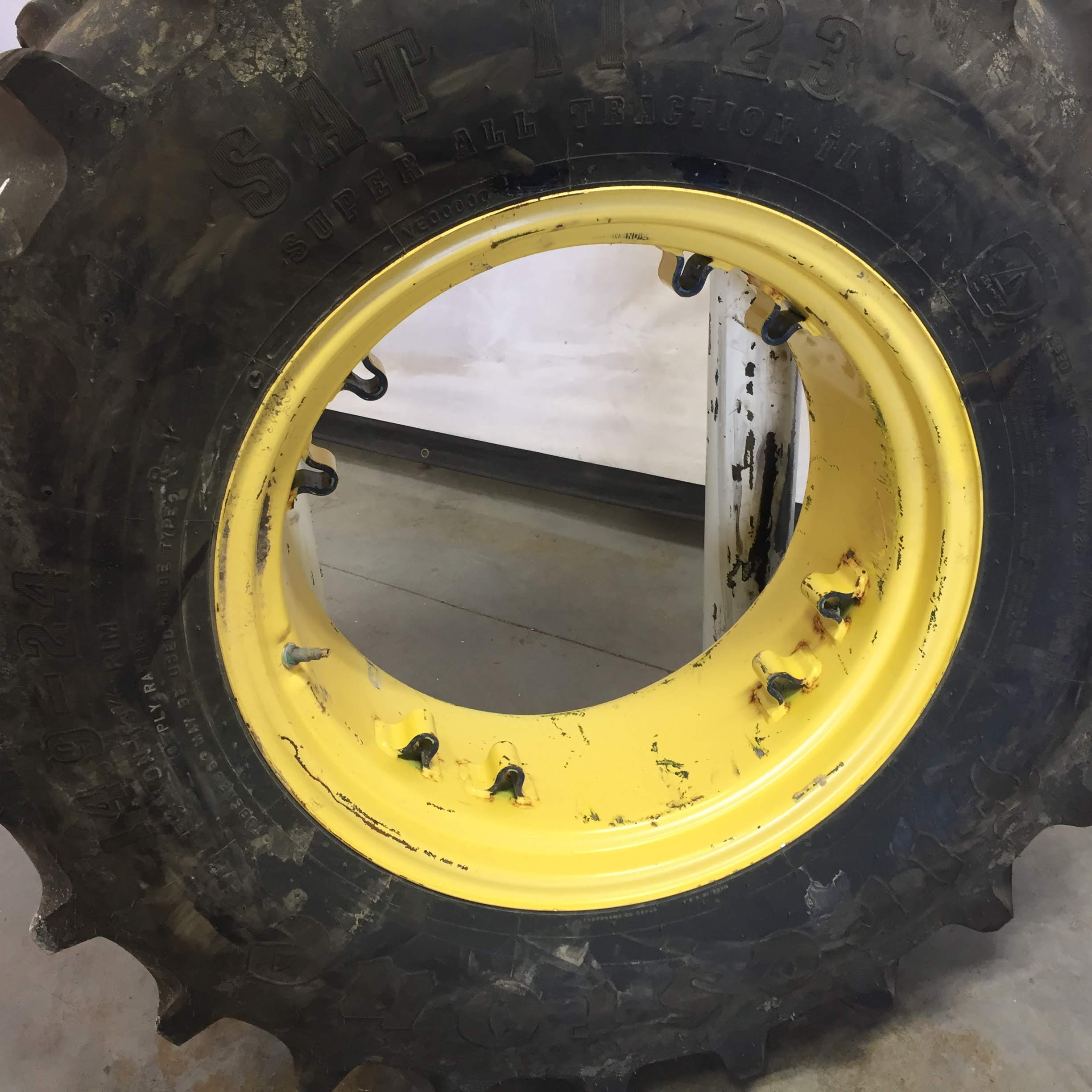 24''D x 12''W Rim with Clamp/Loop Style (groups of 2 bolts) Wheel WS002316