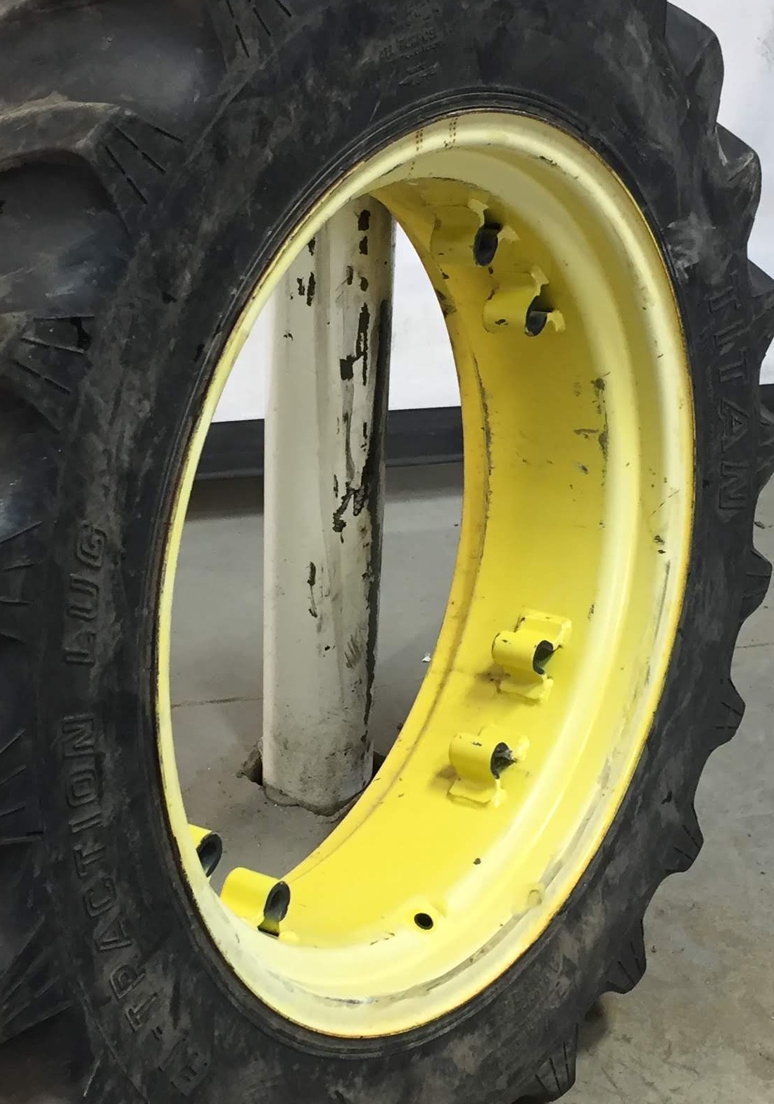 24''D x 8''W Rim with Clamp/Loop Style (groups of 2 bolts) Wheel WS002337