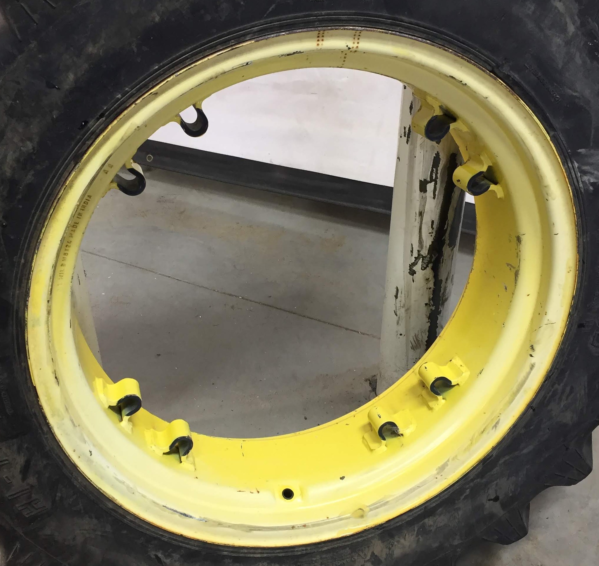 24''D x 8''W Rim with Clamp/Loop Style (groups of 2 bolts) Wheel WS002337