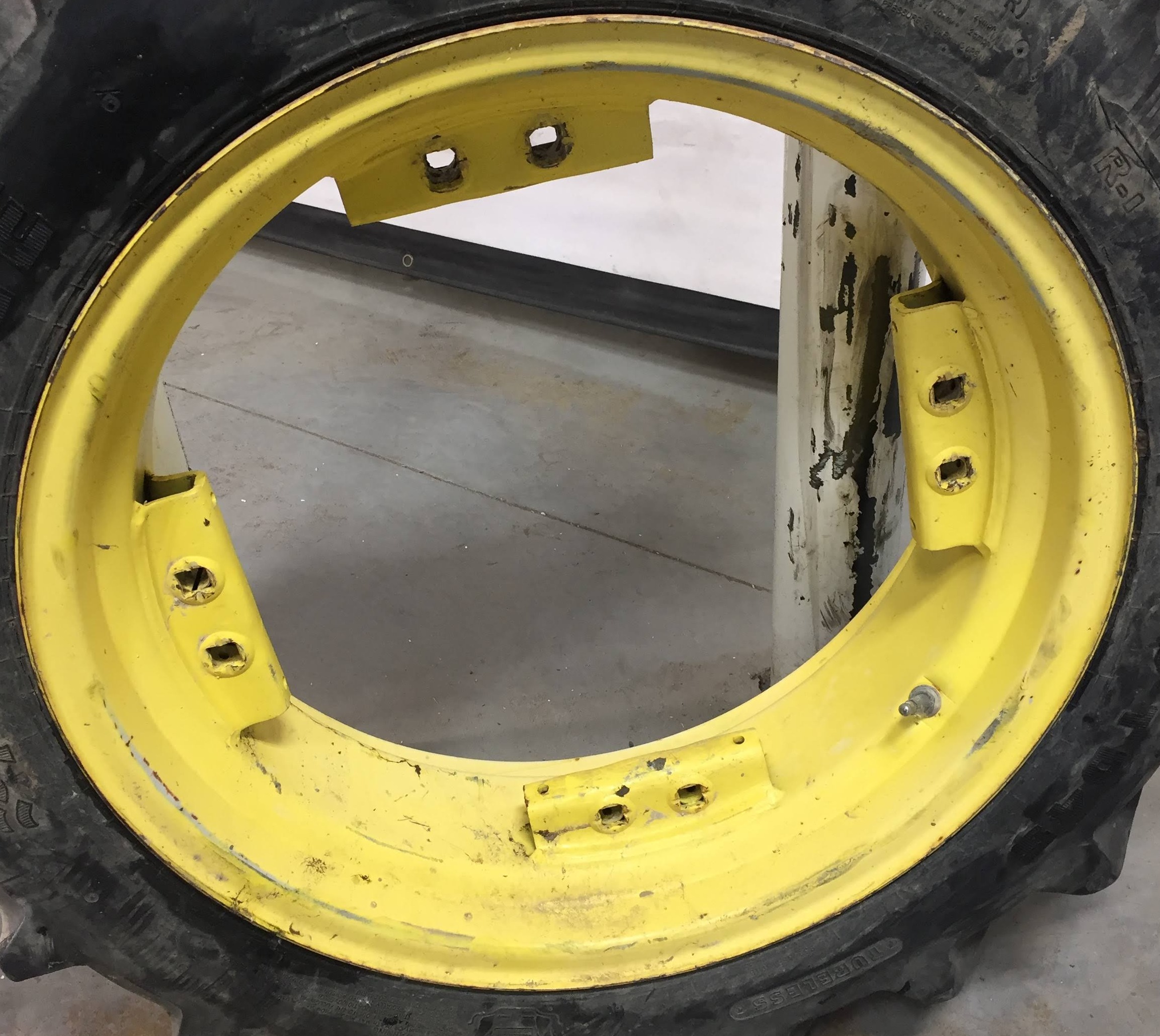 24''D x 8''W Rim with Clamp/U-Clamp (groups of 2 bolts) Wheel WS002335