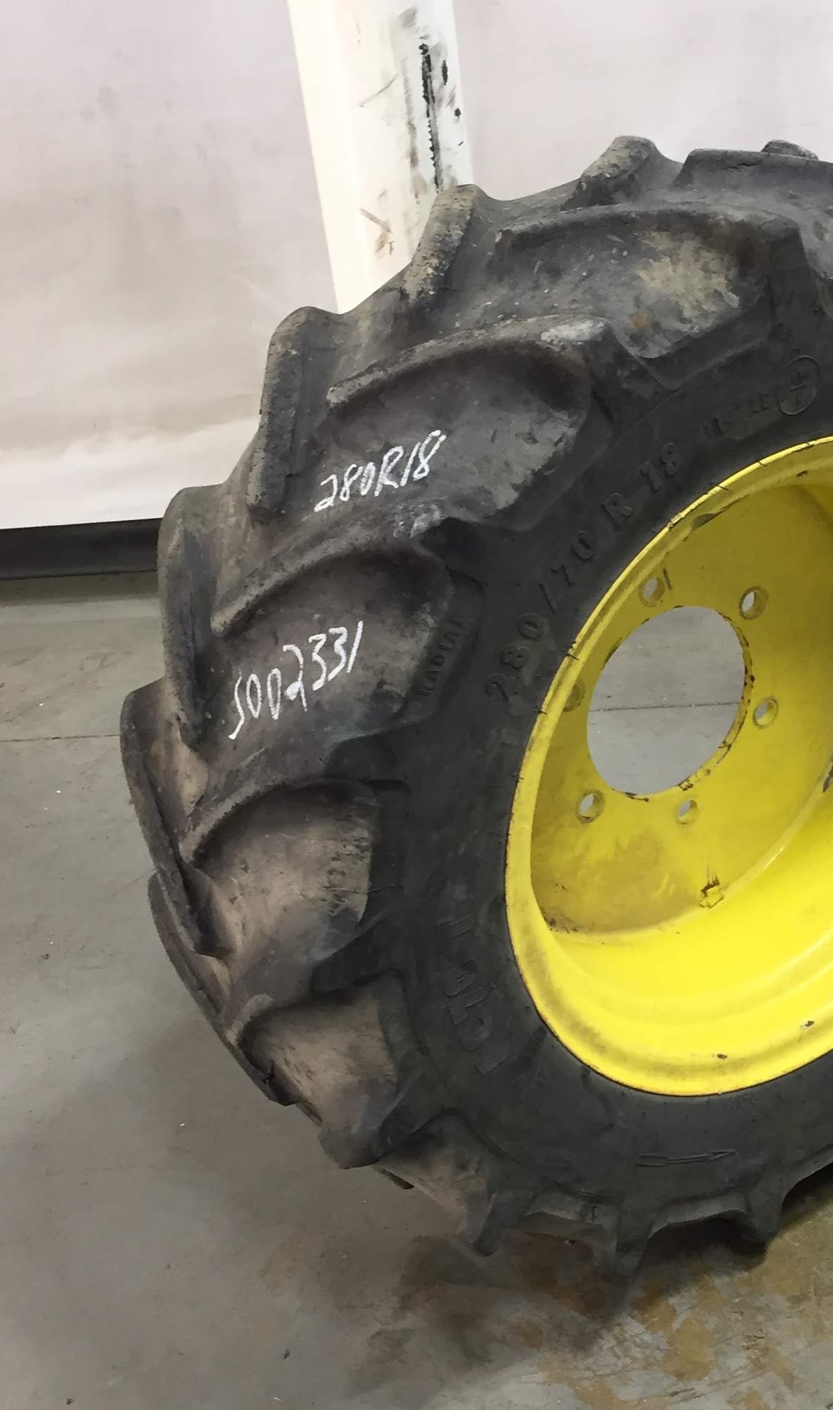 280/70R18 Mitas AC70 Radial  R-1W Tire RS002331