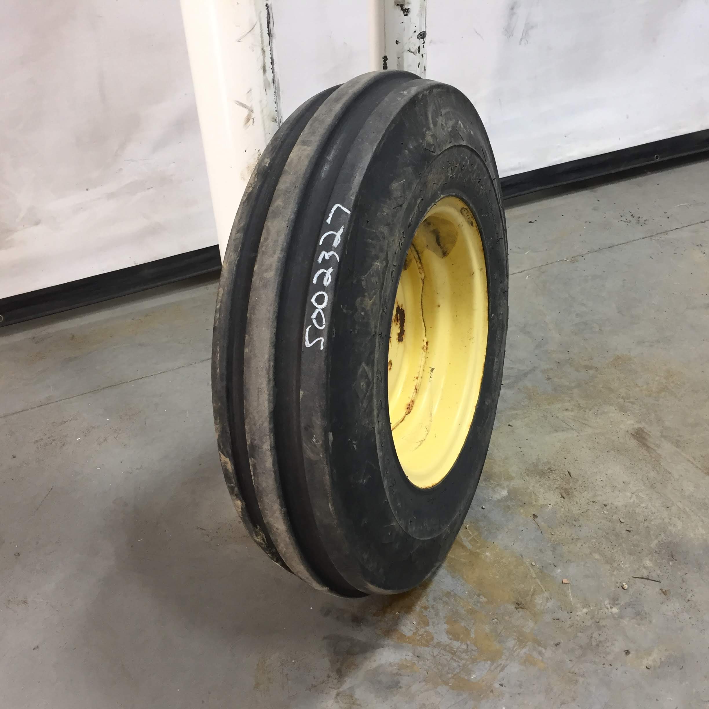 7.50/-16 Firestone Champion Guide Grip 3-Rib F-2 Tire RS002327