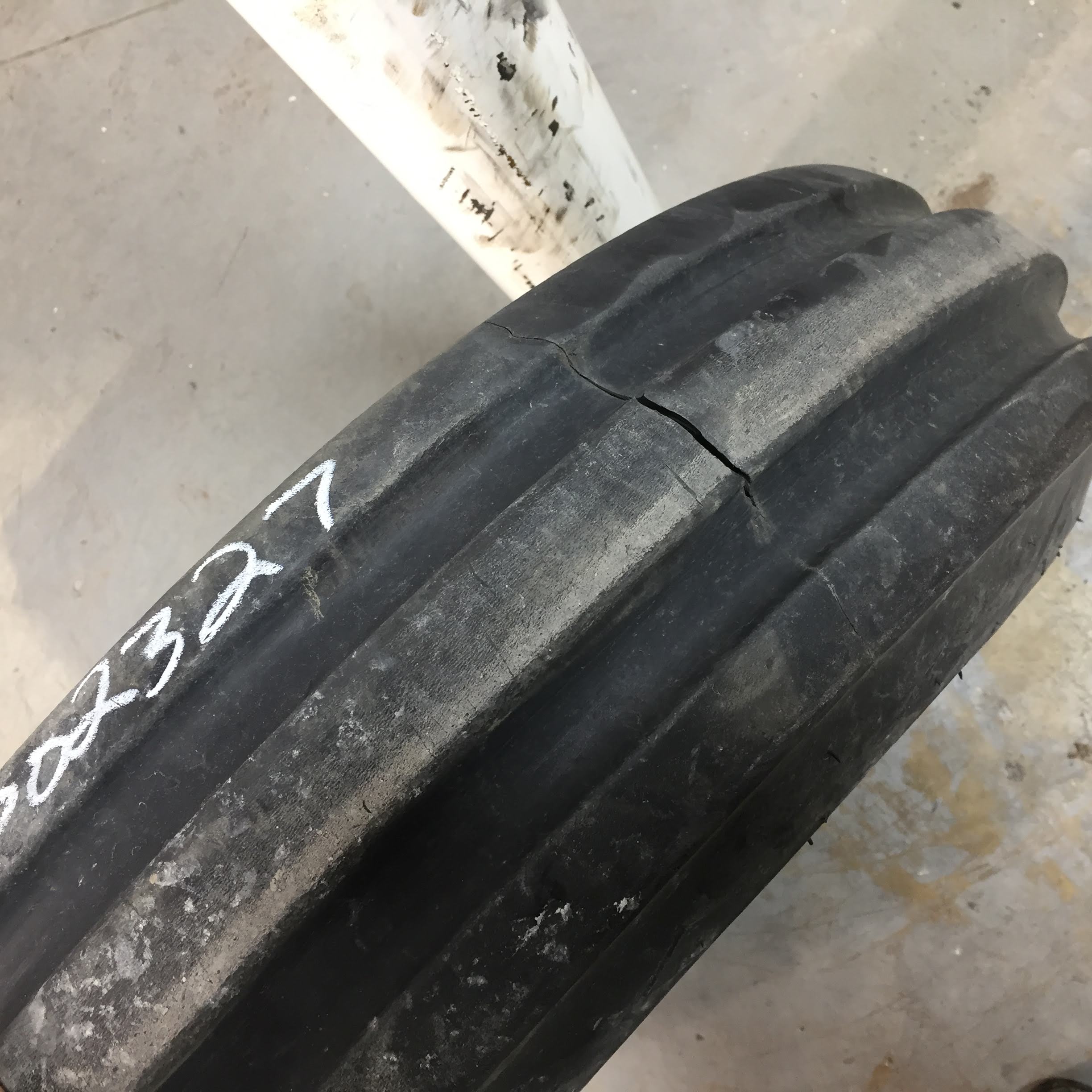 7.50/-16 Firestone Champion Guide Grip 3-Rib F-2 Tire-Wheel Assembly S002327