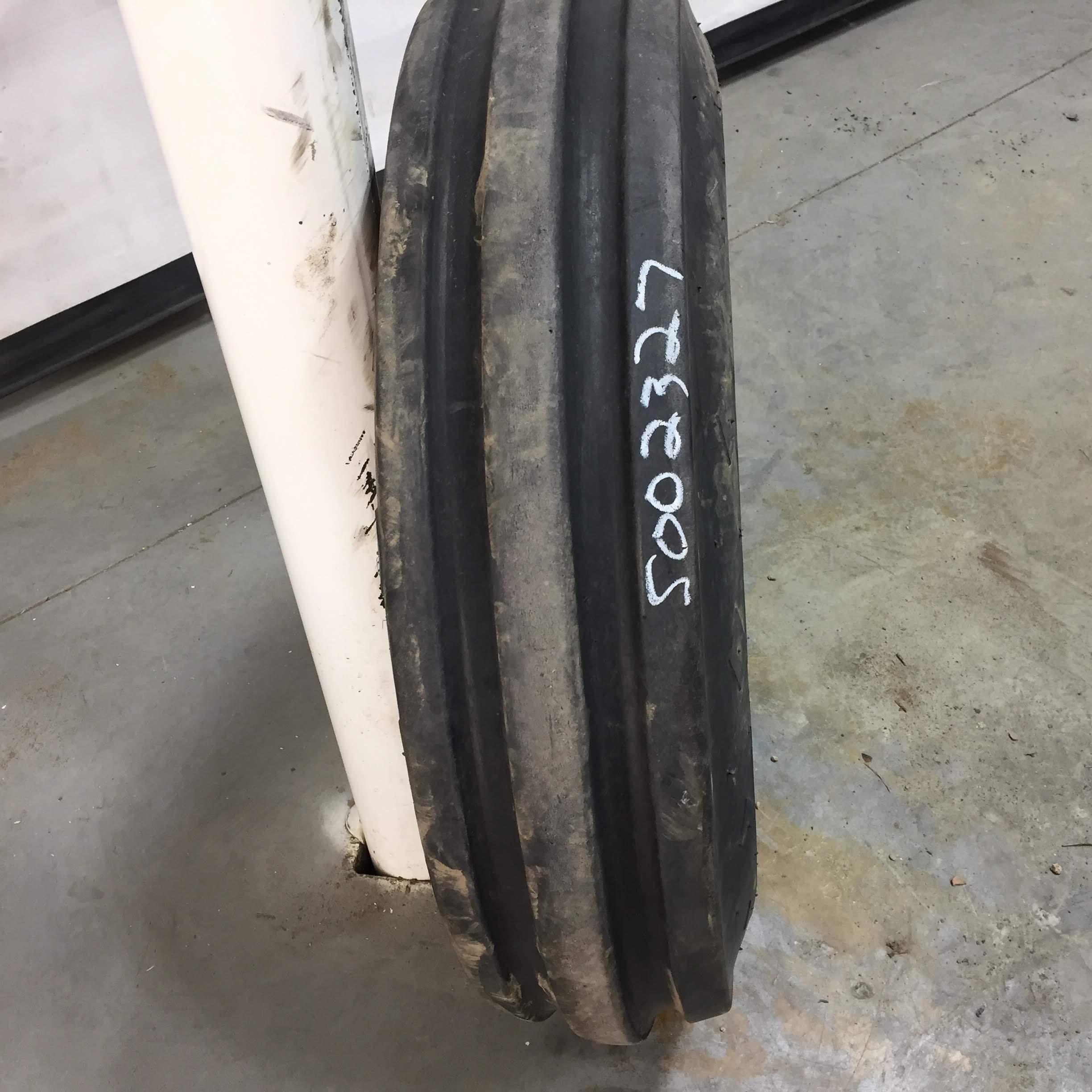 7.50/-16 Firestone Champion Guide Grip 3-Rib F-2 Tire RS002327