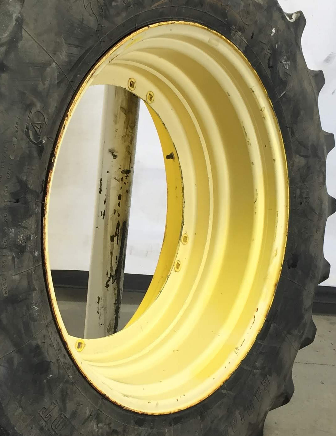 34''D x 15''W Stub Disc (groups of 2 bolts) Wheel WS002350