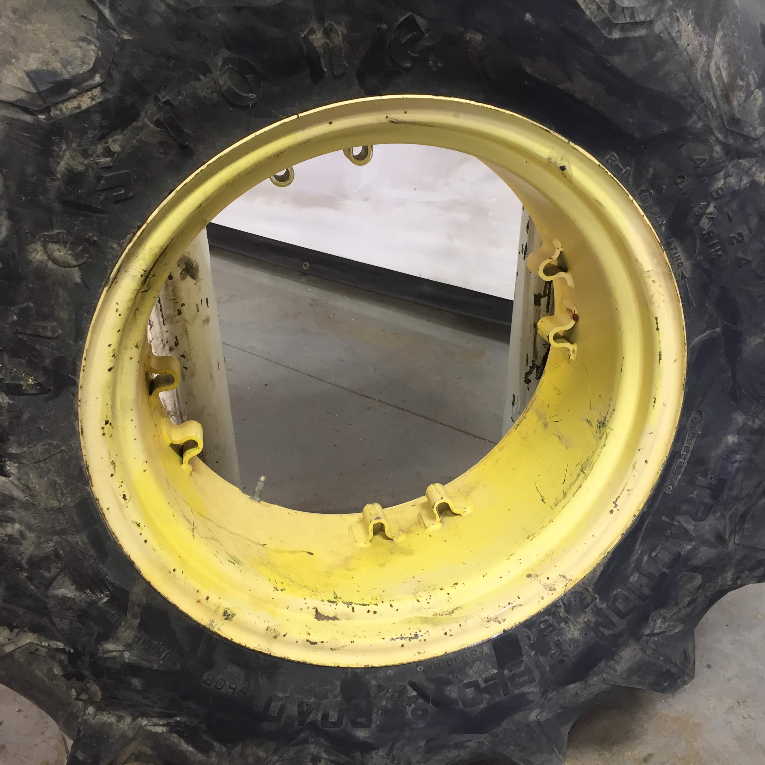 24''D x 12''W Rim with Clamp/U-Clamp (groups of 2 bolts) Wheel WS002339