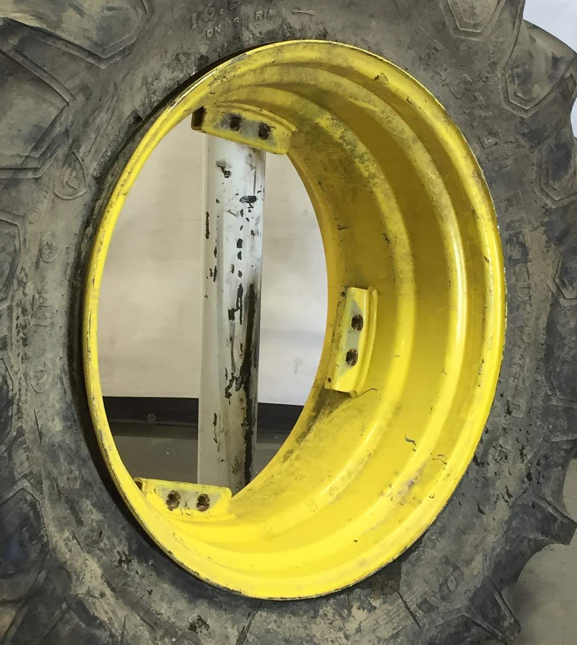 30''D x 15''W Rim with Clamp/U-Clamp (groups of 2 bolts) Wheel WS002366