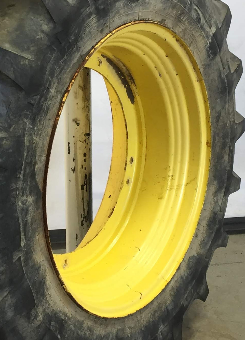 34''D x 15''W Stub Disc (groups of 2 bolts) Wheel WS002367