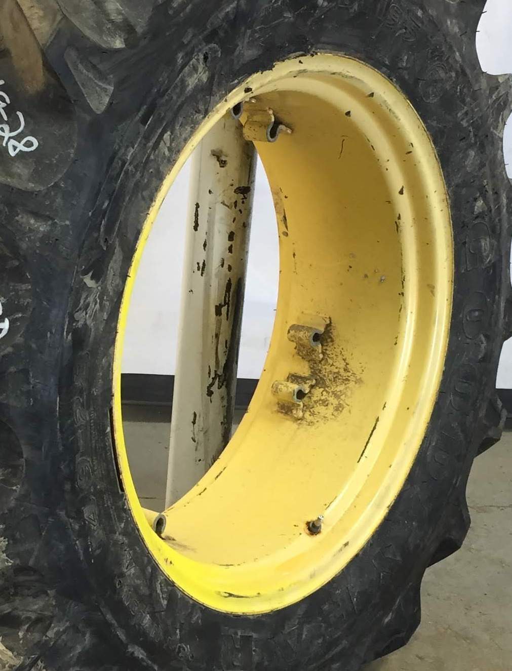 28''D x 12''W Rim with Clamp/Loop Style (groups of 2 bolts) Wheel WS002370